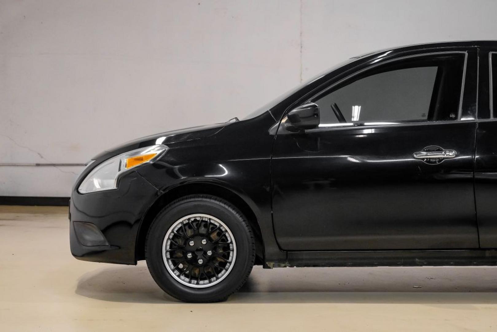 2019 Super Black /Charcoal Nissan Versa 1.6 SV (3N1CN7AP0KL) with an 1.6L 4-Cylinder DOHC 16V engine, CVT transmission, located at 15300 Midway Rd., Addison, TX, 75001, (972) 702-0011, 32.958321, -96.838074- Photo#15