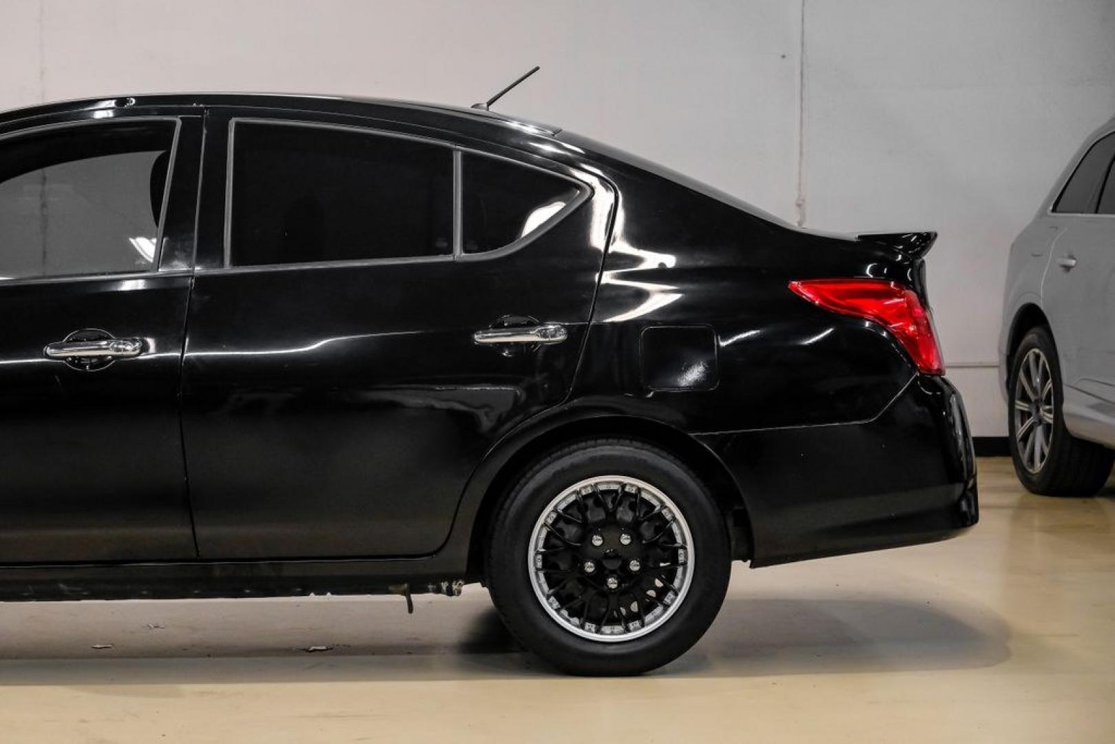 2019 Super Black /Charcoal Nissan Versa 1.6 SV (3N1CN7AP0KL) with an 1.6L 4-Cylinder DOHC 16V engine, CVT transmission, located at 15300 Midway Rd., Addison, TX, 75001, (972) 702-0011, 32.958321, -96.838074- Photo#16