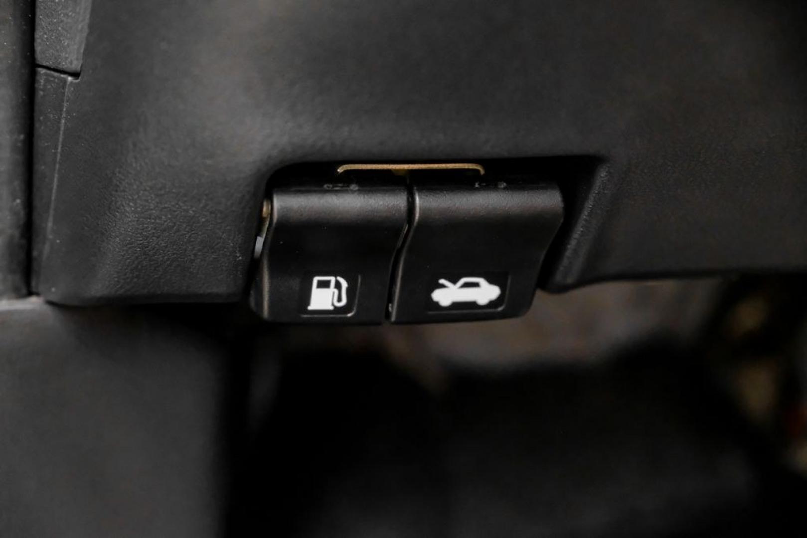 2019 Super Black /Charcoal Nissan Versa 1.6 SV (3N1CN7AP0KL) with an 1.6L 4-Cylinder DOHC 16V engine, CVT transmission, located at 15300 Midway Rd., Addison, TX, 75001, (972) 702-0011, 32.958321, -96.838074- Photo#30