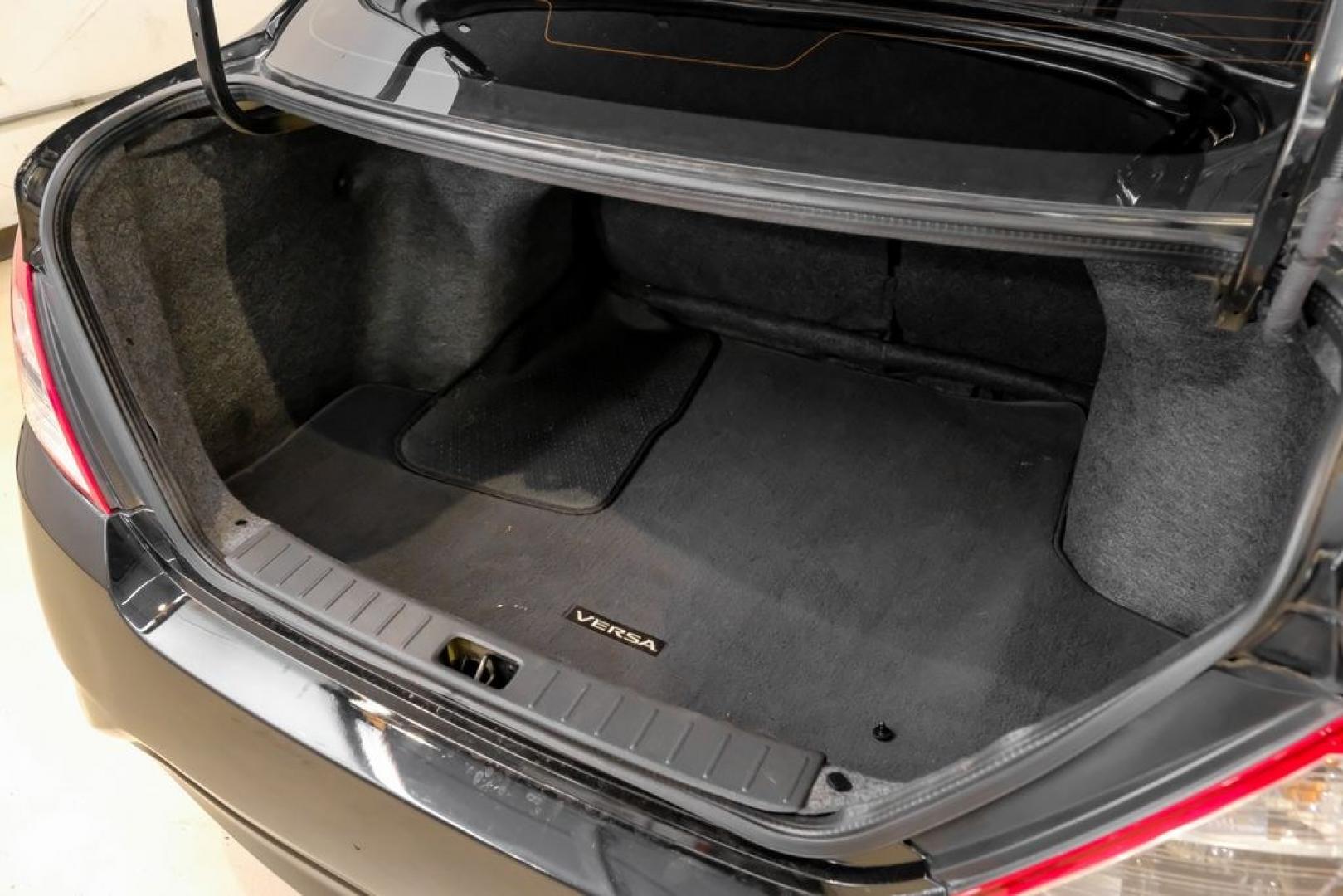 2019 Super Black /Charcoal Nissan Versa 1.6 SV (3N1CN7AP0KL) with an 1.6L 4-Cylinder DOHC 16V engine, CVT transmission, located at 15300 Midway Rd., Addison, TX, 75001, (972) 702-0011, 32.958321, -96.838074- Photo#57