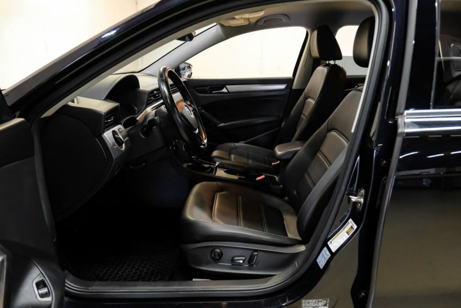 2020 Deep Black Pearl /Titan Black Volkswagen Passat 2.0T SE (1VWSA7A38LC) with an 2.0L I4 TSI Turbocharged engine, Automatic transmission, located at 15300 Midway Rd., Addison, TX, 75001, (972) 702-0011, 32.958321, -96.838074- Photo#3