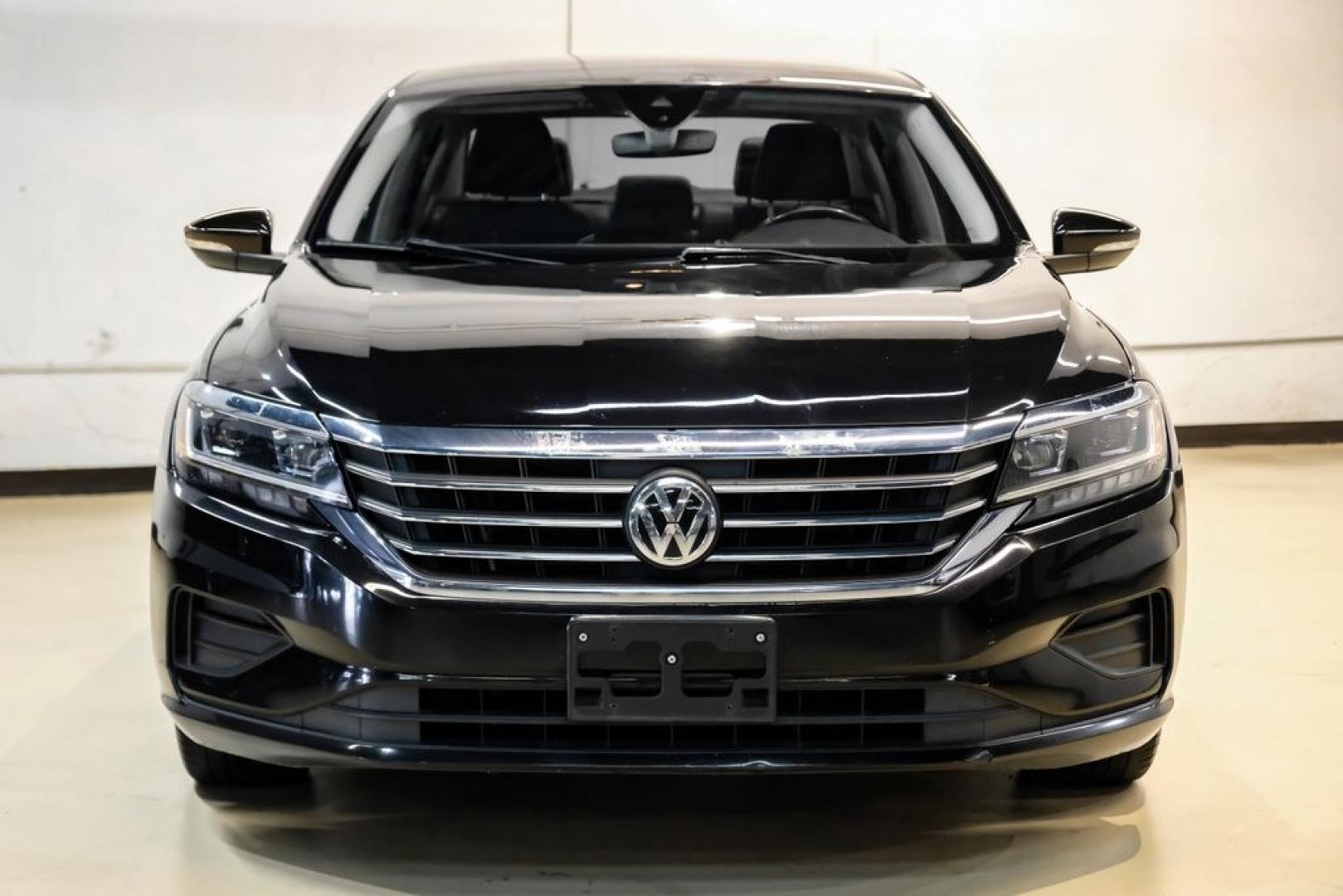 2020 Deep Black Pearl /Titan Black Volkswagen Passat 2.0T SE (1VWSA7A38LC) with an 2.0L I4 TSI Turbocharged engine, Automatic transmission, located at 15300 Midway Rd., Addison, TX, 75001, (972) 702-0011, 32.958321, -96.838074- Photo#4