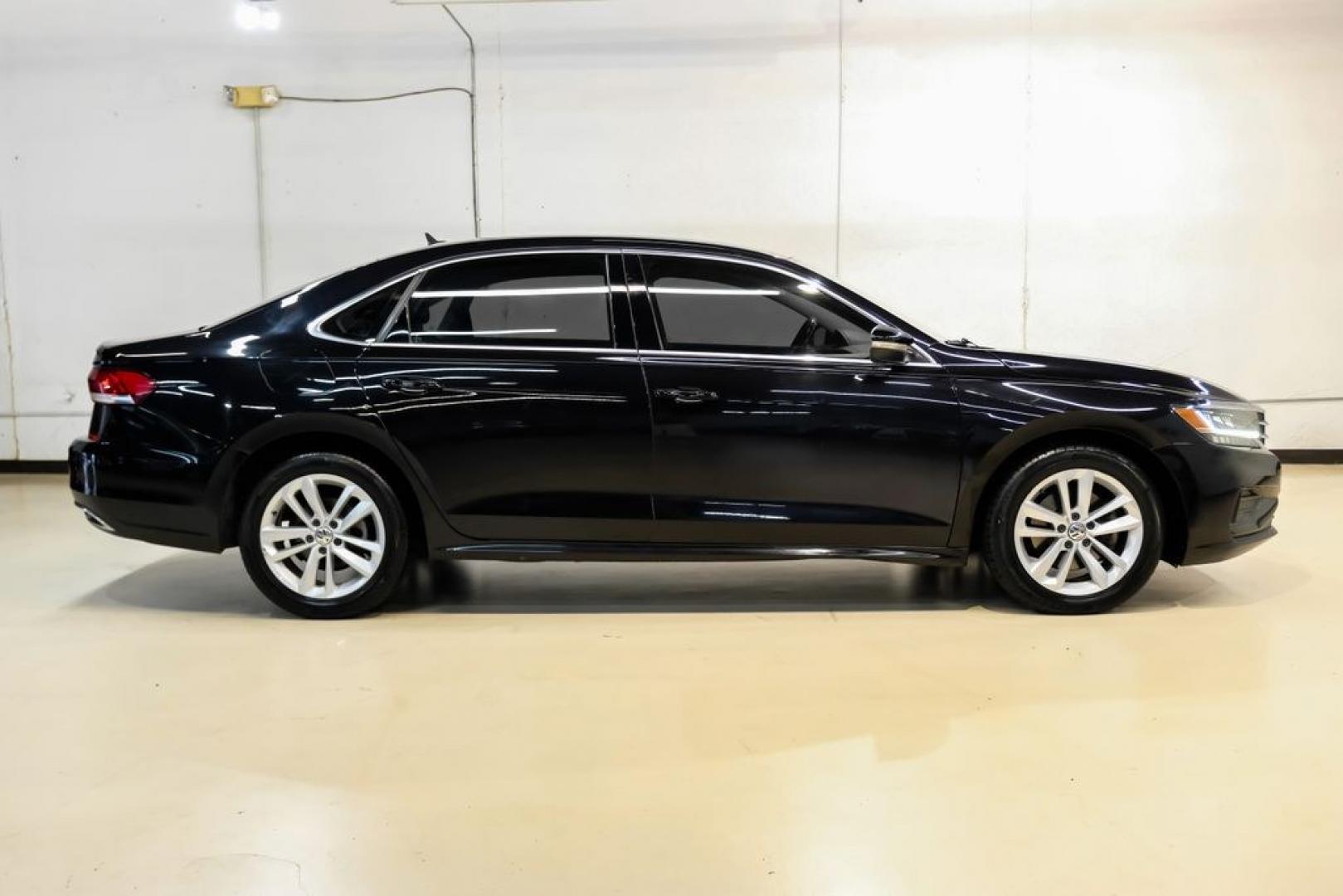 2020 Deep Black Pearl /Titan Black Volkswagen Passat 2.0T SE (1VWSA7A38LC) with an 2.0L I4 TSI Turbocharged engine, Automatic transmission, located at 15300 Midway Rd., Addison, TX, 75001, (972) 702-0011, 32.958321, -96.838074- Photo#6
