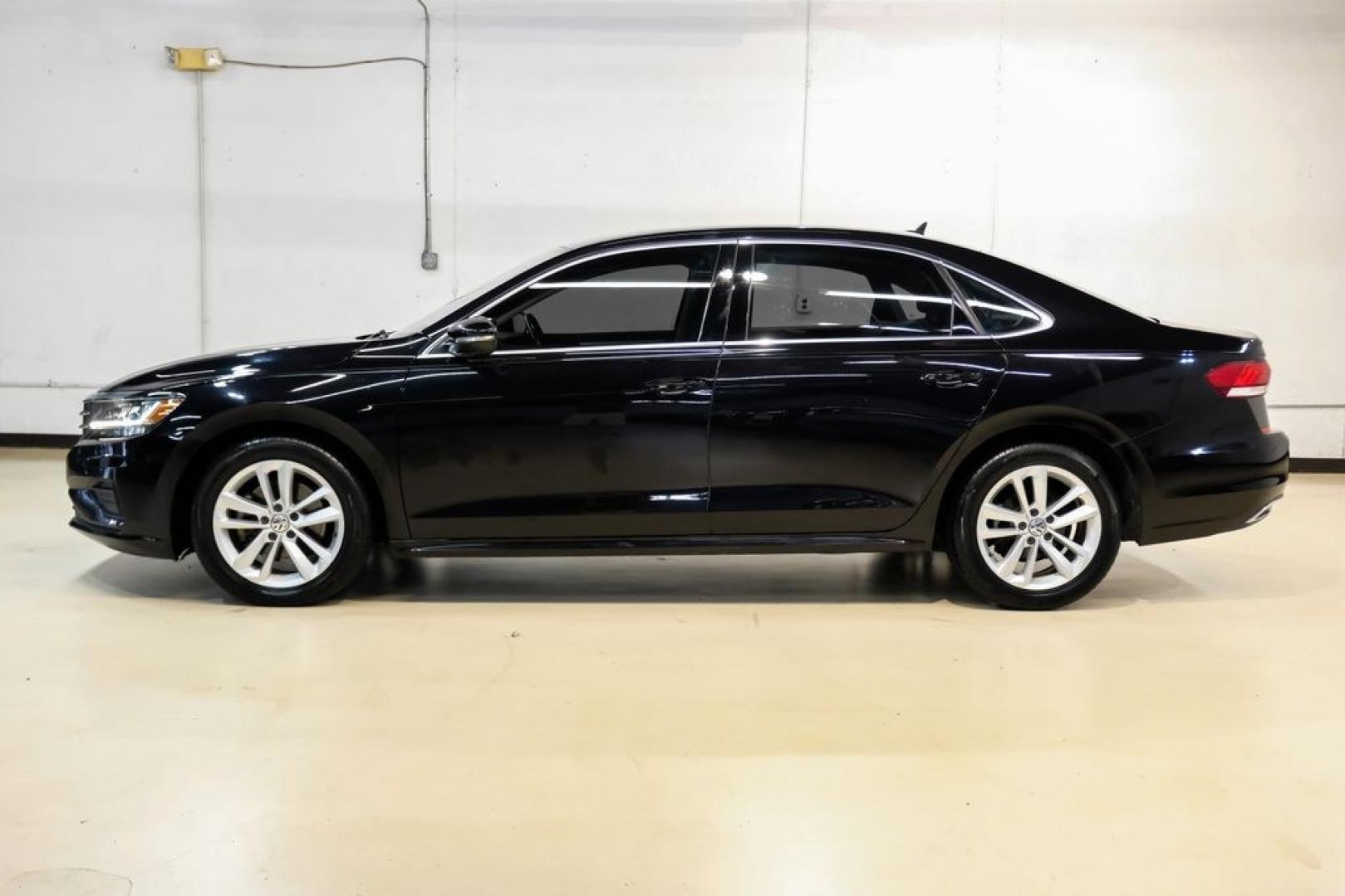 2020 Deep Black Pearl /Titan Black Volkswagen Passat 2.0T SE (1VWSA7A38LC) with an 2.0L I4 TSI Turbocharged engine, Automatic transmission, located at 15300 Midway Rd., Addison, TX, 75001, (972) 702-0011, 32.958321, -96.838074- Photo#10