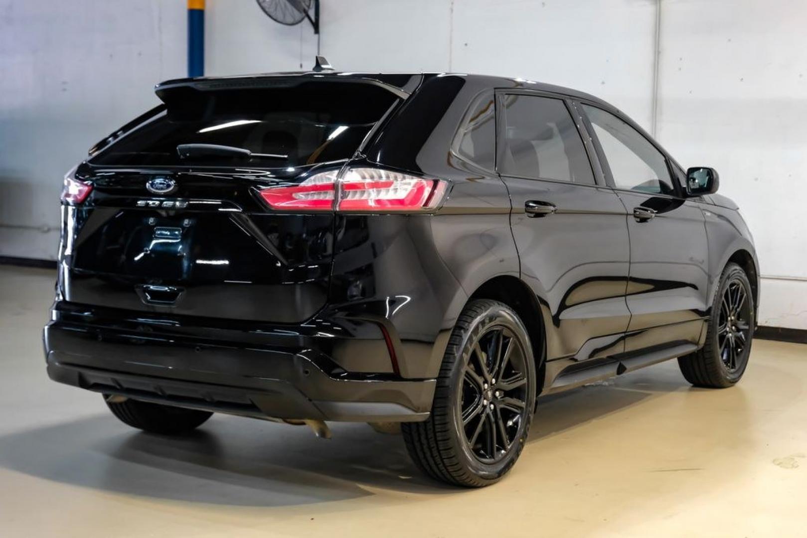 2024 Black Metallic /Ebony Ford Edge ST Line (2FMPK4J9XRB) with an EcoBoost 2.0L I4 GTDi DOHC Turbocharged VCT engine, Automatic transmission, located at 15300 Midway Rd., Addison, TX, 75001, (972) 702-0011, 32.958321, -96.838074- Photo#7