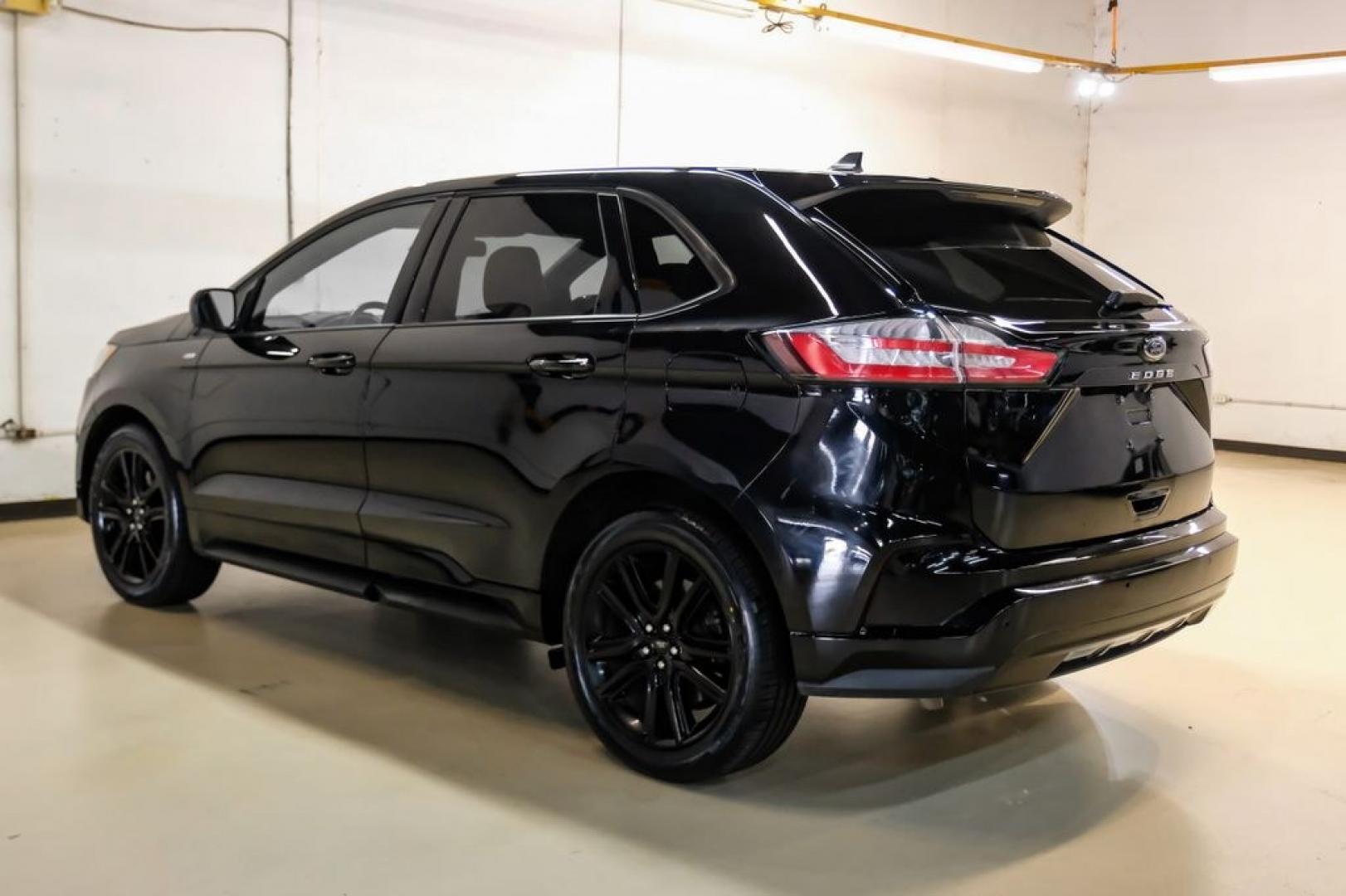 2024 Black Metallic /Ebony Ford Edge ST Line (2FMPK4J9XRB) with an EcoBoost 2.0L I4 GTDi DOHC Turbocharged VCT engine, Automatic transmission, located at 15300 Midway Rd., Addison, TX, 75001, (972) 702-0011, 32.958321, -96.838074- Photo#9