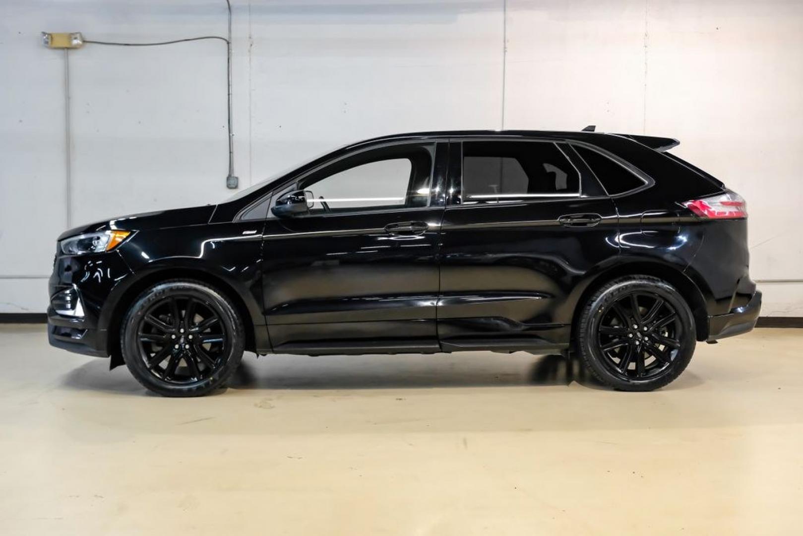 2024 Black Metallic /Ebony Ford Edge ST Line (2FMPK4J9XRB) with an EcoBoost 2.0L I4 GTDi DOHC Turbocharged VCT engine, Automatic transmission, located at 15300 Midway Rd., Addison, TX, 75001, (972) 702-0011, 32.958321, -96.838074- Photo#10