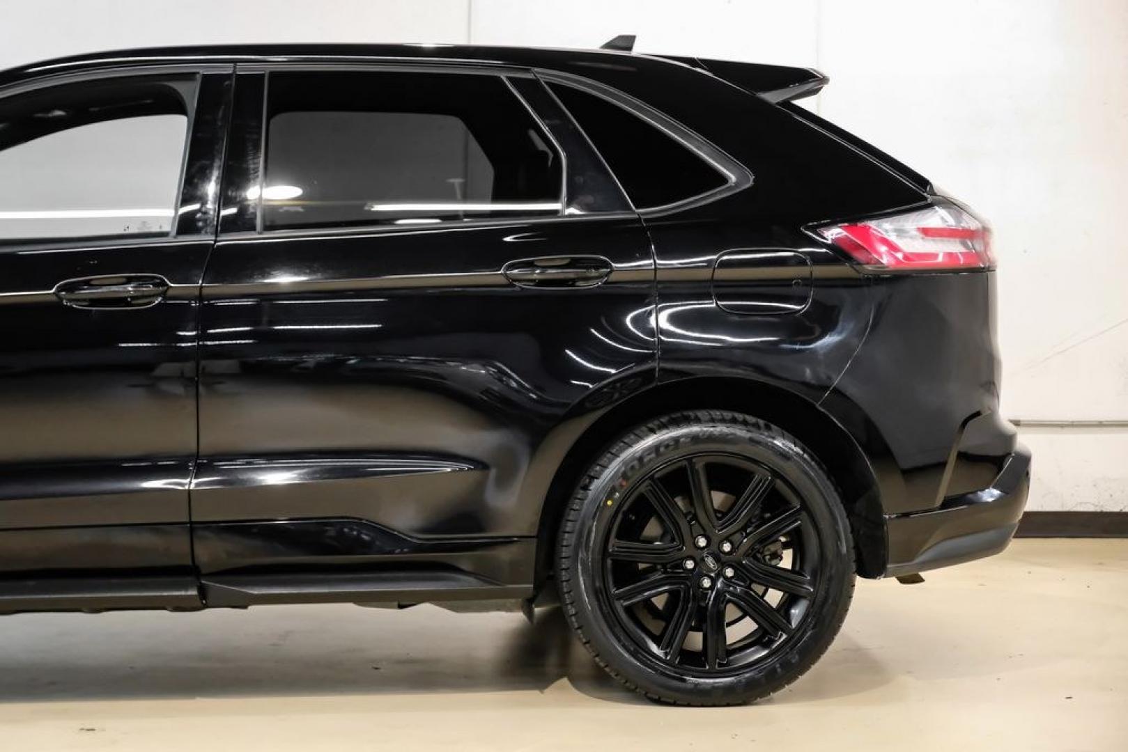 2024 Black Metallic /Ebony Ford Edge ST Line (2FMPK4J9XRB) with an EcoBoost 2.0L I4 GTDi DOHC Turbocharged VCT engine, Automatic transmission, located at 15300 Midway Rd., Addison, TX, 75001, (972) 702-0011, 32.958321, -96.838074- Photo#12