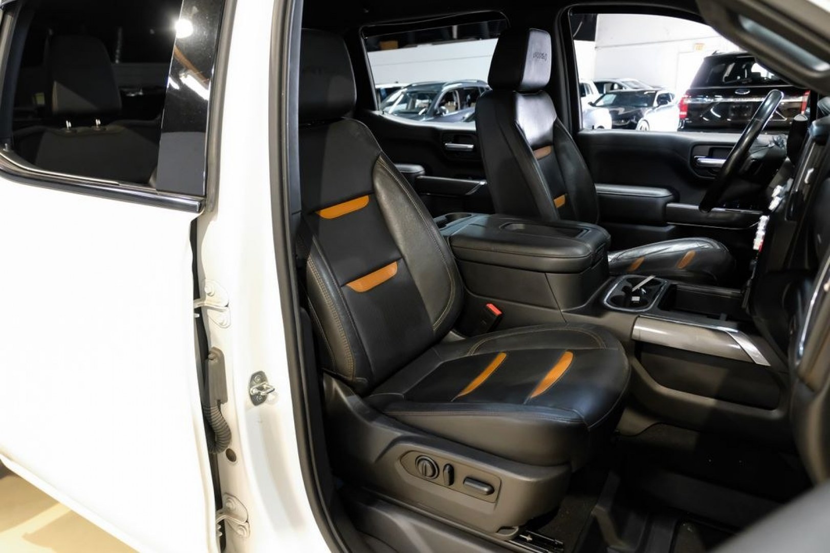 2021 Summit White /Jet Black With Kalahari Accents GMC Sierra 1500 AT4 (1GTU9EET5MZ) with an 3.0L I6 engine, Automatic transmission, located at 15300 Midway Rd., Addison, TX, 75001, (972) 702-0011, 32.958321, -96.838074- Photo#28