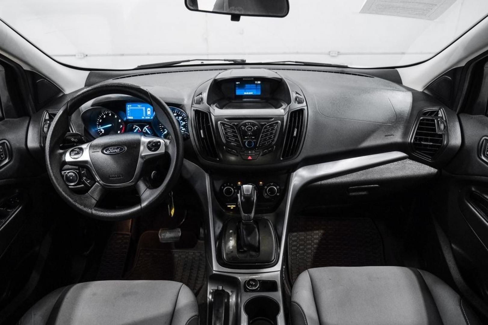 2015 Oxford White /Black Ford Escape SE (1FMCU9G91FU) with an EcoBoost 2.0L I4 GTDi DOHC Turbocharged VCT engine, Automatic transmission, located at 15300 Midway Rd., Addison, TX, 75001, (972) 702-0011, 32.958321, -96.838074- Photo#18