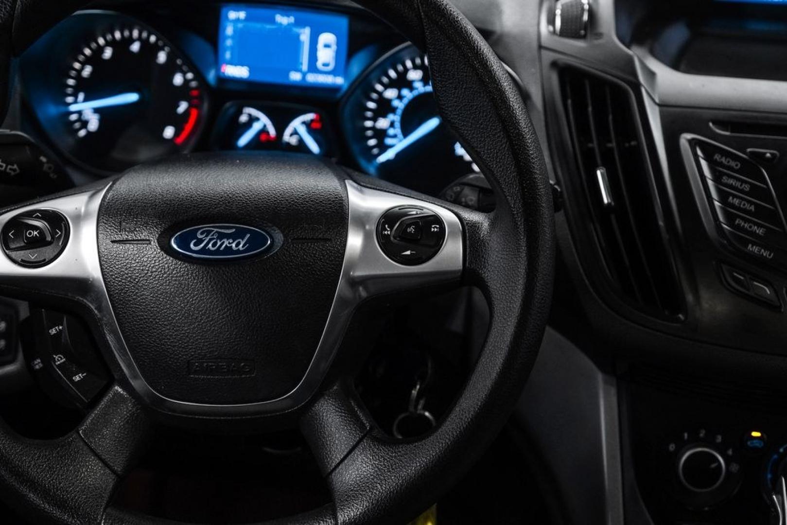 2015 Oxford White /Black Ford Escape SE (1FMCU9G91FU) with an EcoBoost 2.0L I4 GTDi DOHC Turbocharged VCT engine, Automatic transmission, located at 15300 Midway Rd., Addison, TX, 75001, (972) 702-0011, 32.958321, -96.838074- Photo#21