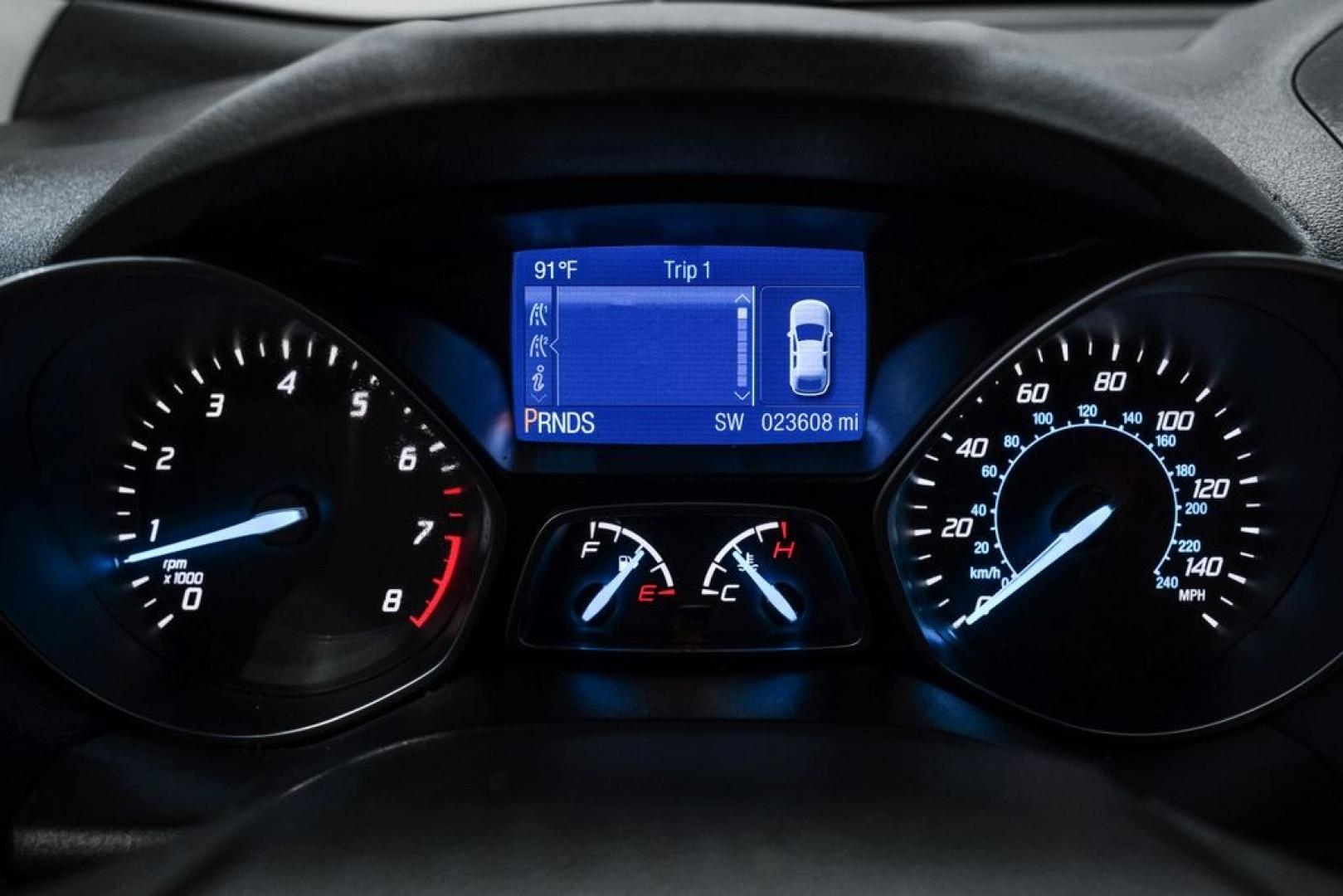 2015 Oxford White /Black Ford Escape SE (1FMCU9G91FU) with an EcoBoost 2.0L I4 GTDi DOHC Turbocharged VCT engine, Automatic transmission, located at 15300 Midway Rd., Addison, TX, 75001, (972) 702-0011, 32.958321, -96.838074- Photo#22