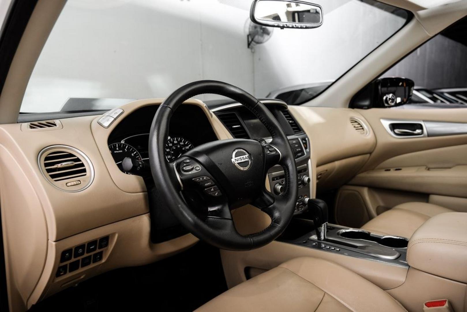 2017 Glacier White /Almond Nissan Pathfinder SL (5N1DR2MN3HC) with an V6 engine, CVT transmission, located at 15300 Midway Rd., Addison, TX, 75001, (972) 702-0011, 32.958321, -96.838074- Photo#2
