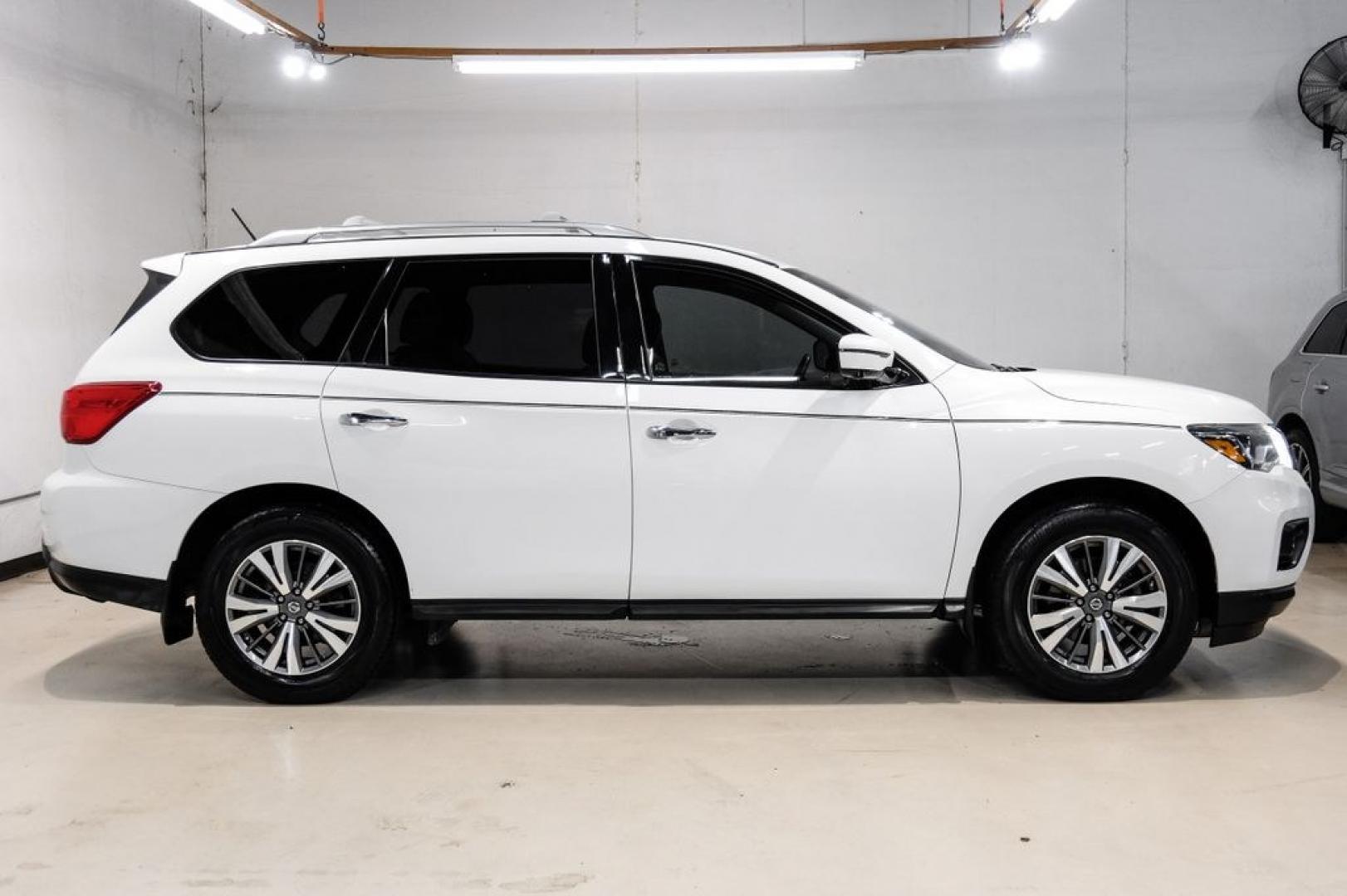 2017 Glacier White /Almond Nissan Pathfinder SL (5N1DR2MN3HC) with an V6 engine, CVT transmission, located at 15300 Midway Rd., Addison, TX, 75001, (972) 702-0011, 32.958321, -96.838074- Photo#6