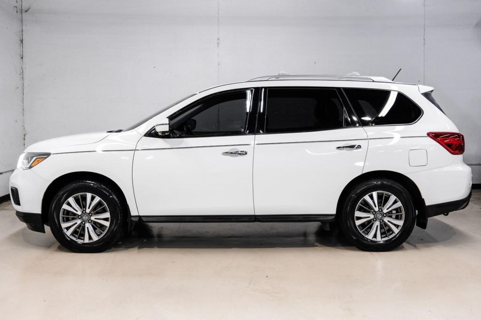 2017 Glacier White /Almond Nissan Pathfinder SL (5N1DR2MN3HC) with an V6 engine, CVT transmission, located at 15300 Midway Rd., Addison, TX, 75001, (972) 702-0011, 32.958321, -96.838074- Photo#10