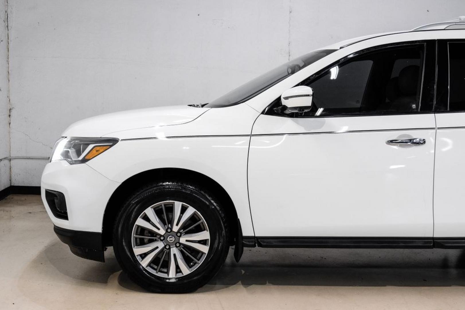 2017 Glacier White /Almond Nissan Pathfinder SL (5N1DR2MN3HC) with an V6 engine, CVT transmission, located at 15300 Midway Rd., Addison, TX, 75001, (972) 702-0011, 32.958321, -96.838074- Photo#11