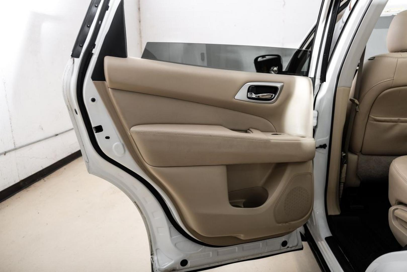 2017 Glacier White /Almond Nissan Pathfinder SL (5N1DR2MN3HC) with an V6 engine, CVT transmission, located at 15300 Midway Rd., Addison, TX, 75001, (972) 702-0011, 32.958321, -96.838074- Photo#54