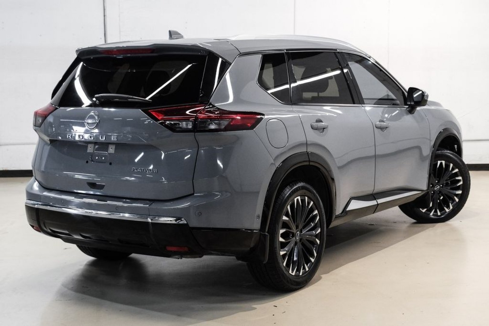 2024 Boulder Gray /Charcoal Nissan Rogue Platinum (JN8BT3DC6RW) with an 1.5L DOHC engine, CVT transmission, located at 15300 Midway Rd., Addison, TX, 75001, (972) 702-0011, 32.958321, -96.838074- Photo#8