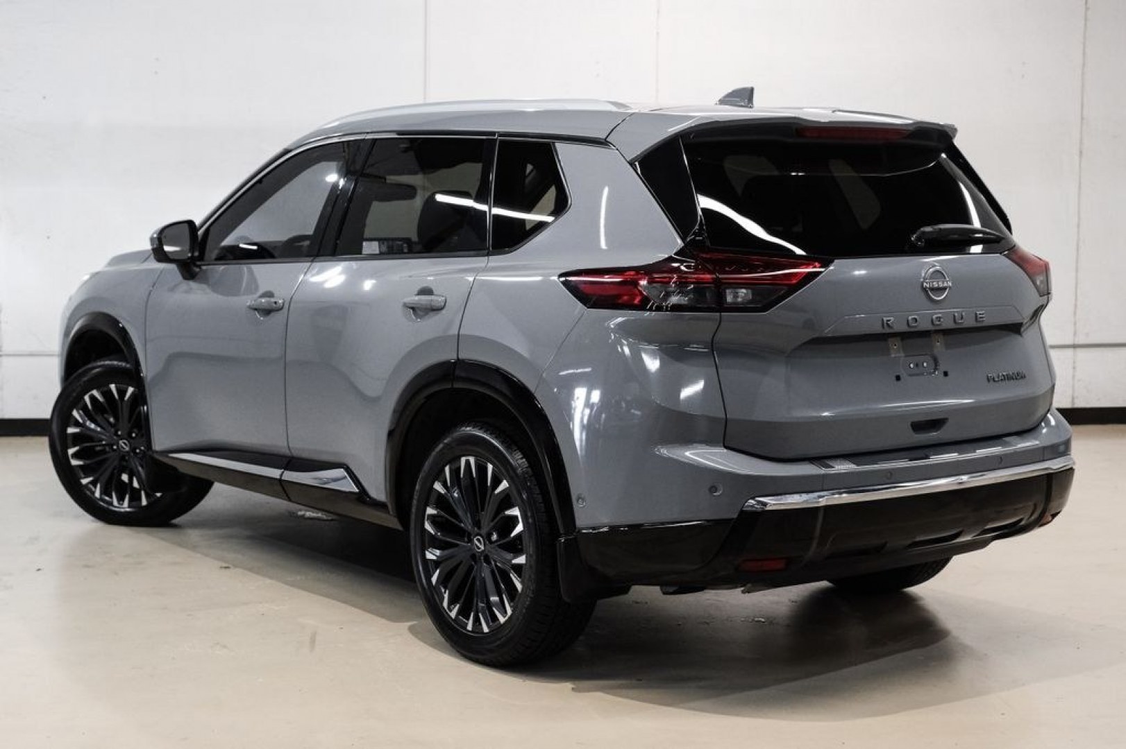 2024 Boulder Gray /Charcoal Nissan Rogue Platinum (JN8BT3DC6RW) with an 1.5L DOHC engine, CVT transmission, located at 15300 Midway Rd., Addison, TX, 75001, (972) 702-0011, 32.958321, -96.838074- Photo#10