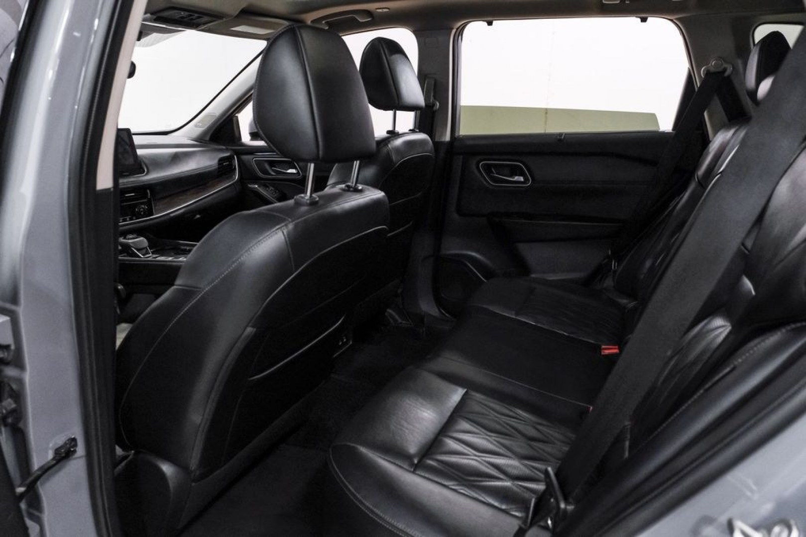 2024 Boulder Gray /Charcoal Nissan Rogue Platinum (JN8BT3DC6RW) with an 1.5L DOHC engine, CVT transmission, located at 15300 Midway Rd., Addison, TX, 75001, (972) 702-0011, 32.958321, -96.838074- Photo#34