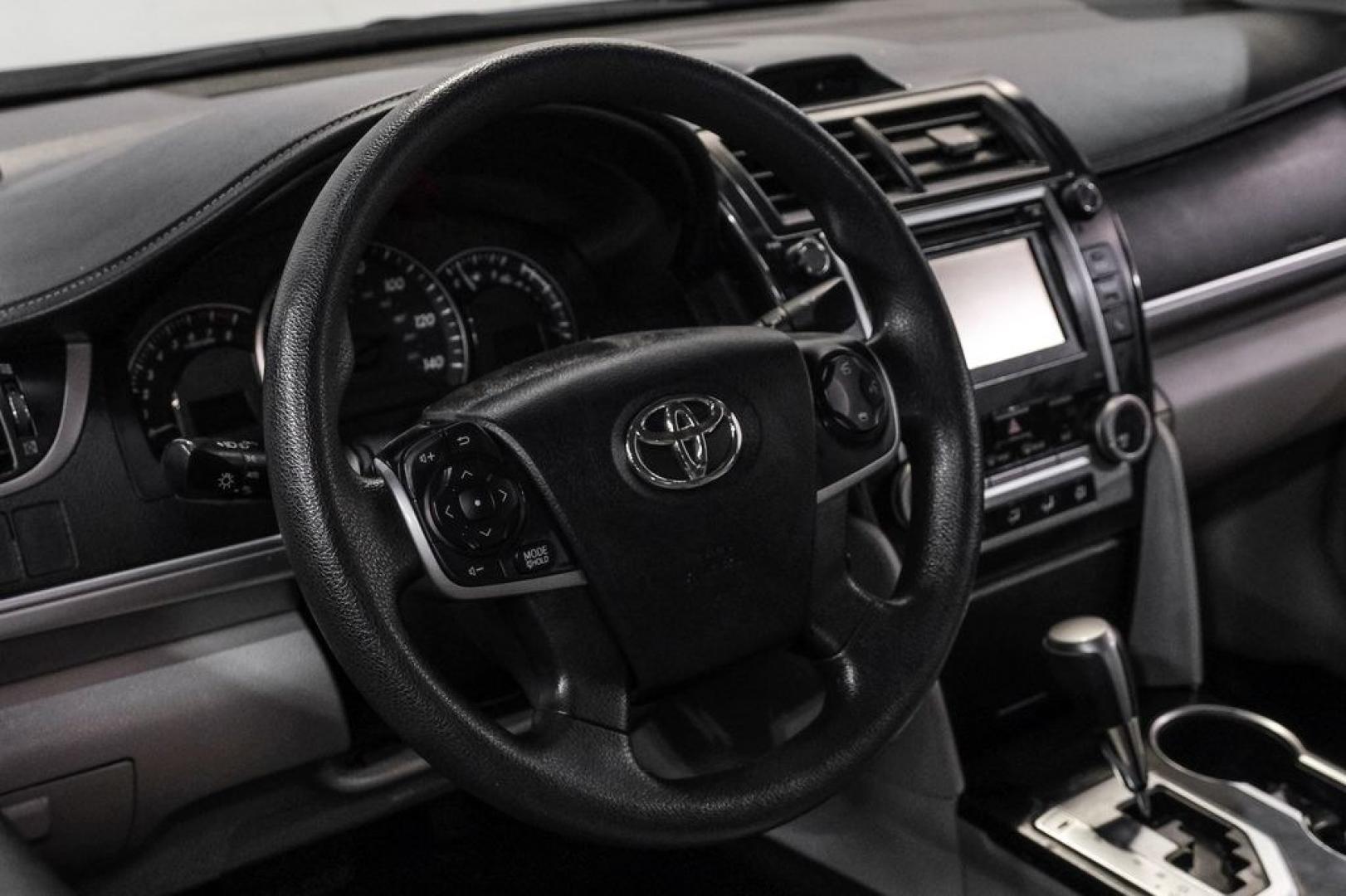 2014 Classic Silver Metallic /Ash Toyota Camry LE (4T4BF1FK7ER) with an 2.5L I4 SMPI DOHC engine, Automatic transmission, located at 15300 Midway Rd., Addison, TX, 75001, (972) 702-0011, 32.958321, -96.838074- Photo#13