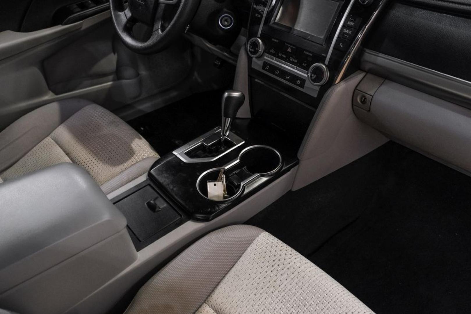 2014 Classic Silver Metallic /Ash Toyota Camry LE (4T4BF1FK7ER) with an 2.5L I4 SMPI DOHC engine, Automatic transmission, located at 15300 Midway Rd., Addison, TX, 75001, (972) 702-0011, 32.958321, -96.838074- Photo#19