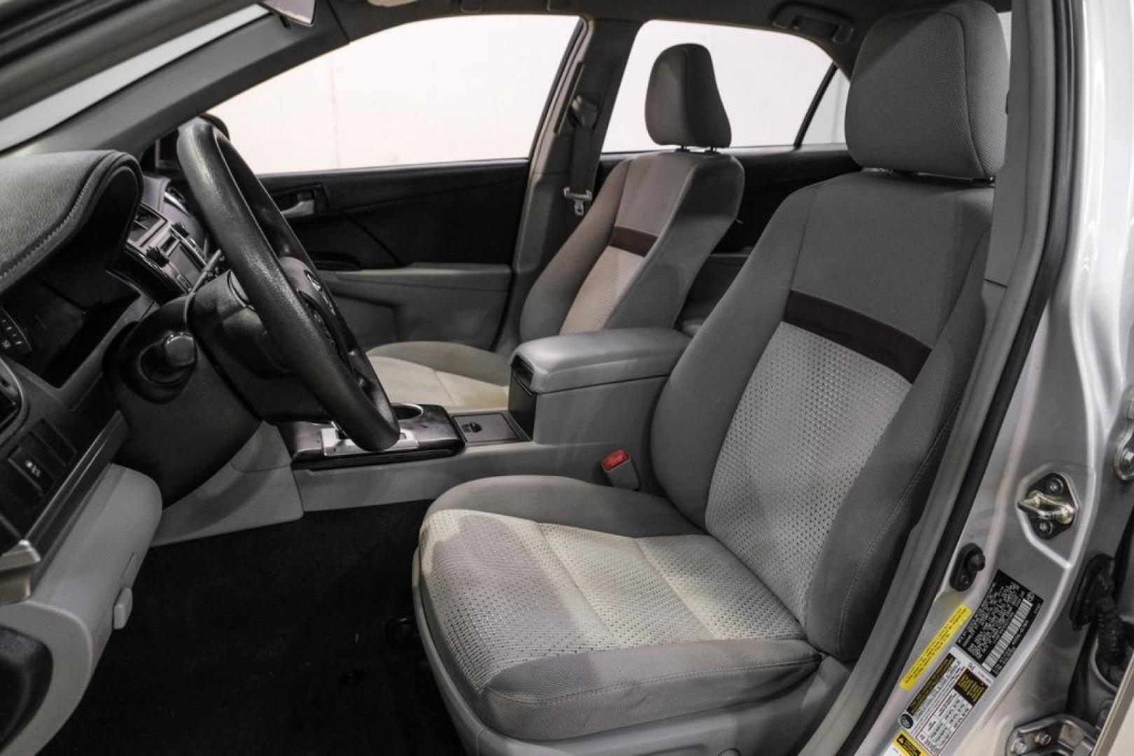 2014 Classic Silver Metallic /Ash Toyota Camry LE (4T4BF1FK7ER) with an 2.5L I4 SMPI DOHC engine, Automatic transmission, located at 15300 Midway Rd., Addison, TX, 75001, (972) 702-0011, 32.958321, -96.838074- Photo#26