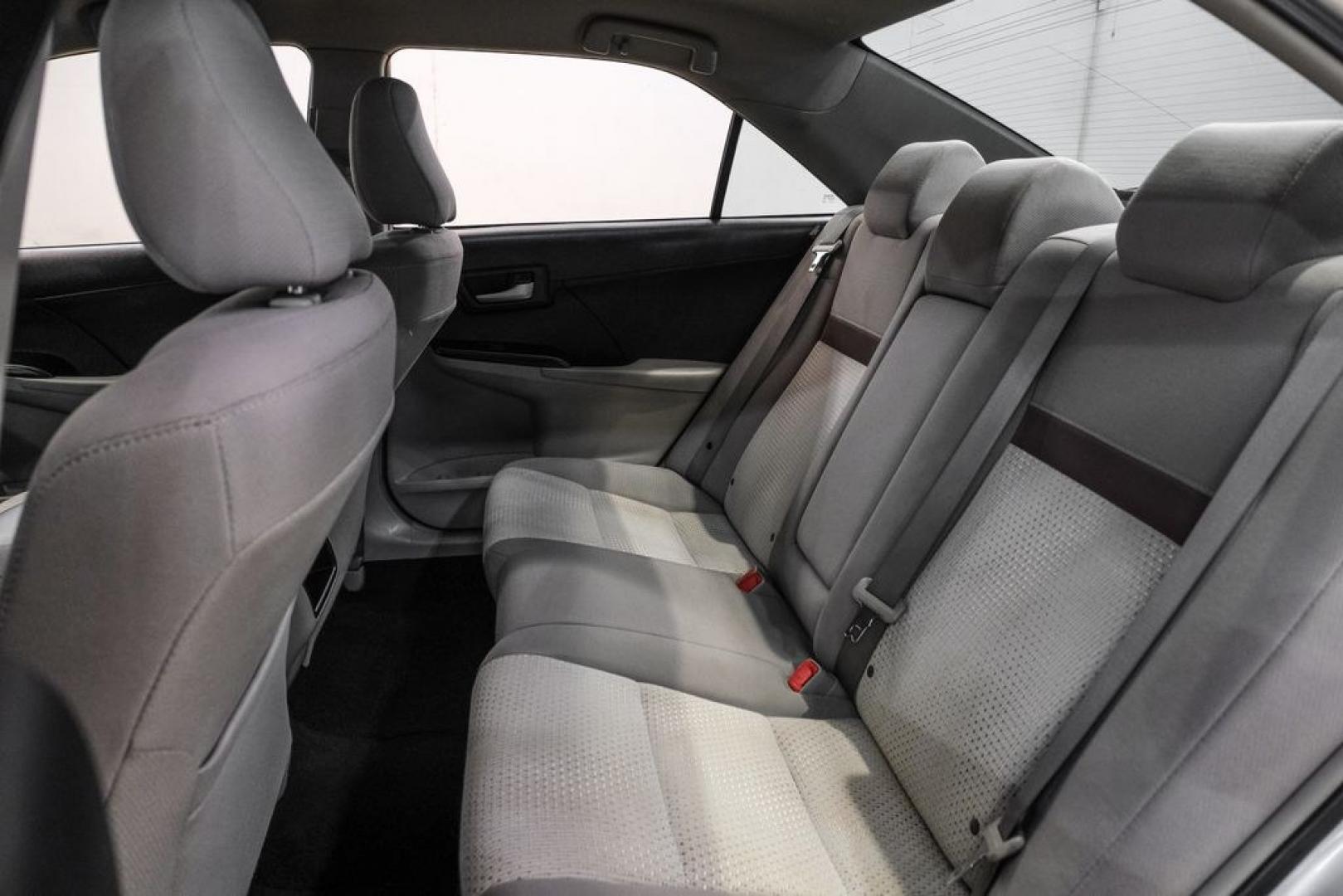 2014 Classic Silver Metallic /Ash Toyota Camry LE (4T4BF1FK7ER) with an 2.5L I4 SMPI DOHC engine, Automatic transmission, located at 15300 Midway Rd., Addison, TX, 75001, (972) 702-0011, 32.958321, -96.838074- Photo#32