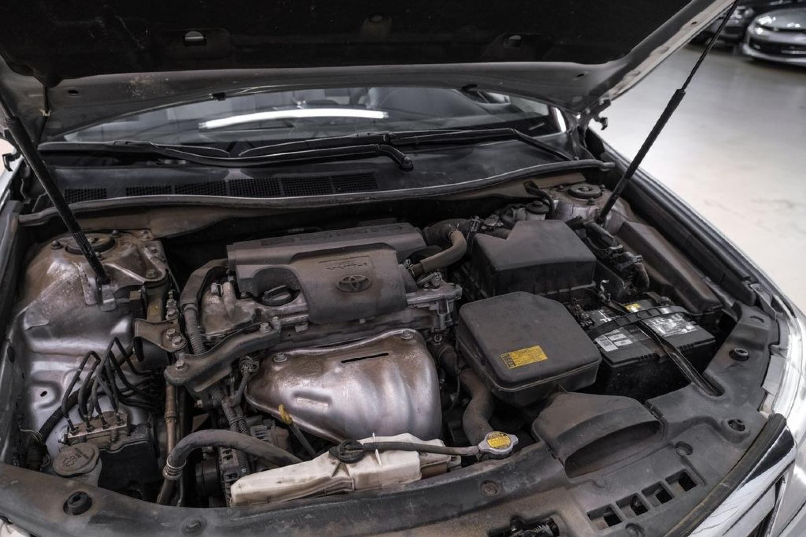 2014 Classic Silver Metallic /Ash Toyota Camry LE (4T4BF1FK7ER) with an 2.5L I4 SMPI DOHC engine, Automatic transmission, located at 15300 Midway Rd., Addison, TX, 75001, (972) 702-0011, 32.958321, -96.838074- Photo#42