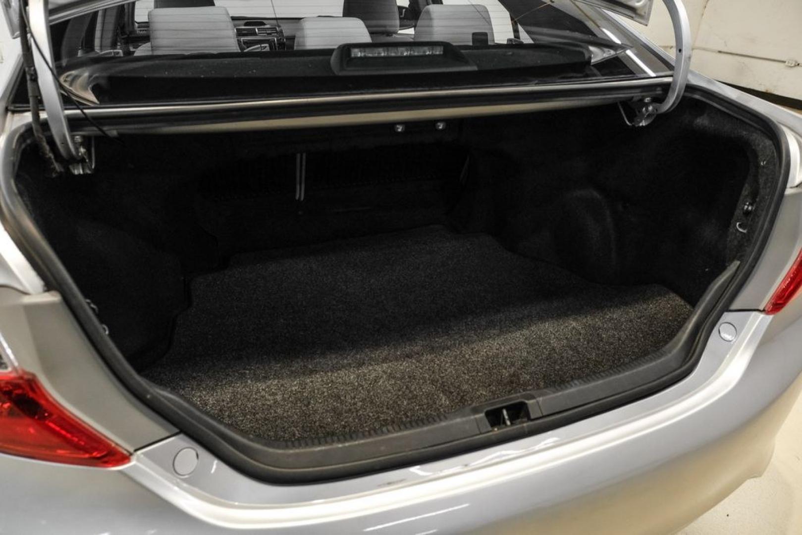 2014 Classic Silver Metallic /Ash Toyota Camry LE (4T4BF1FK7ER) with an 2.5L I4 SMPI DOHC engine, Automatic transmission, located at 15300 Midway Rd., Addison, TX, 75001, (972) 702-0011, 32.958321, -96.838074- Photo#43