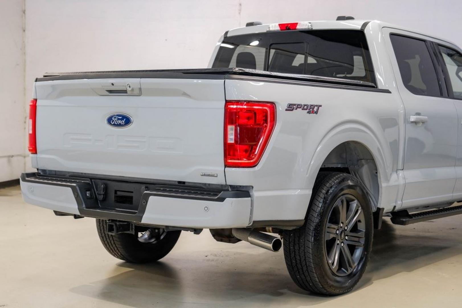 2023 Avalanche /Black Ford F-150 XLT (1FTEW1EP6PF) with an 2.7L V6 EcoBoost engine, Automatic transmission, located at 15300 Midway Rd., Addison, TX, 75001, (972) 702-0011, 32.958321, -96.838074- Photo#10