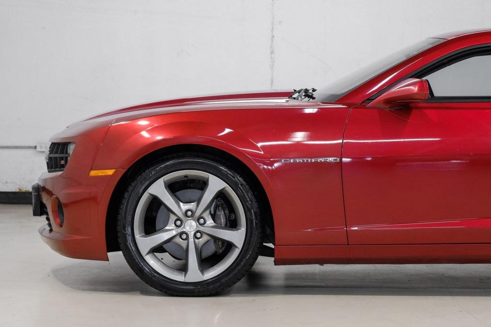 2013 Crystal Red Tint /Gray Chevrolet Camaro SS (2G1FJ1EJ9D9) with an 6.2L V8 SFI engine, Automatic transmission, located at 15300 Midway Rd., Addison, TX, 75001, (972) 702-0011, 32.958321, -96.838074- Photo#15