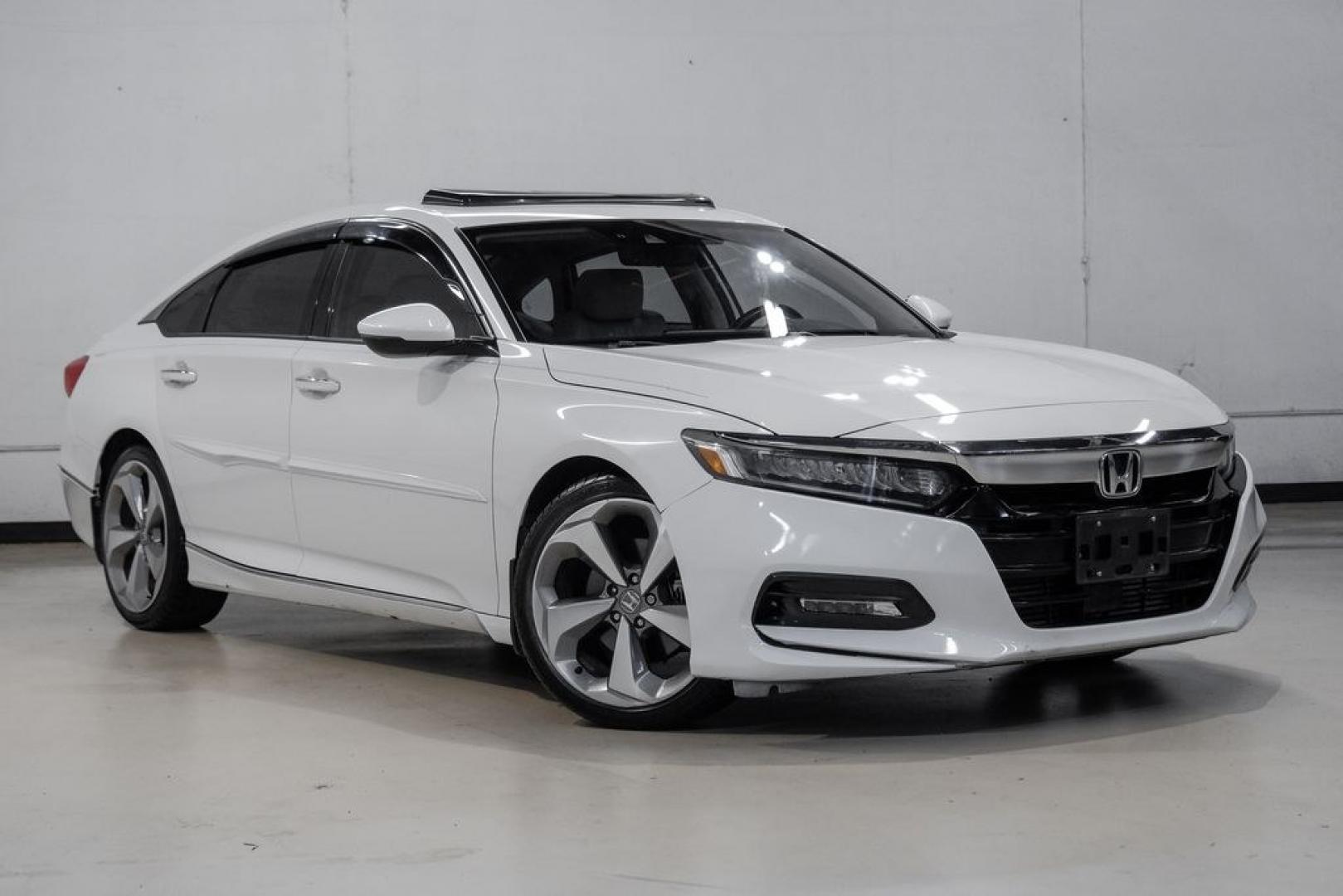 2018 Platinum White Pearl /Ivory Honda Accord Touring (1HGCV1F93JA) with an 1.5T I4 DOHC 16V Turbocharged VTEC engine, CVT transmission, located at 15300 Midway Rd., Addison, TX, 75001, (972) 702-0011, 32.958321, -96.838074- Photo#7