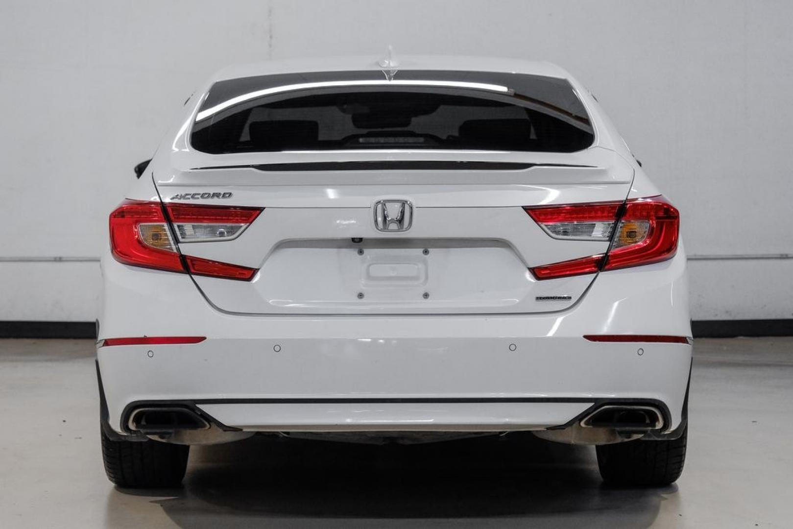 2018 Platinum White Pearl /Ivory Honda Accord Touring (1HGCV1F93JA) with an 1.5T I4 DOHC 16V Turbocharged VTEC engine, CVT transmission, located at 15300 Midway Rd., Addison, TX, 75001, (972) 702-0011, 32.958321, -96.838074- Photo#12