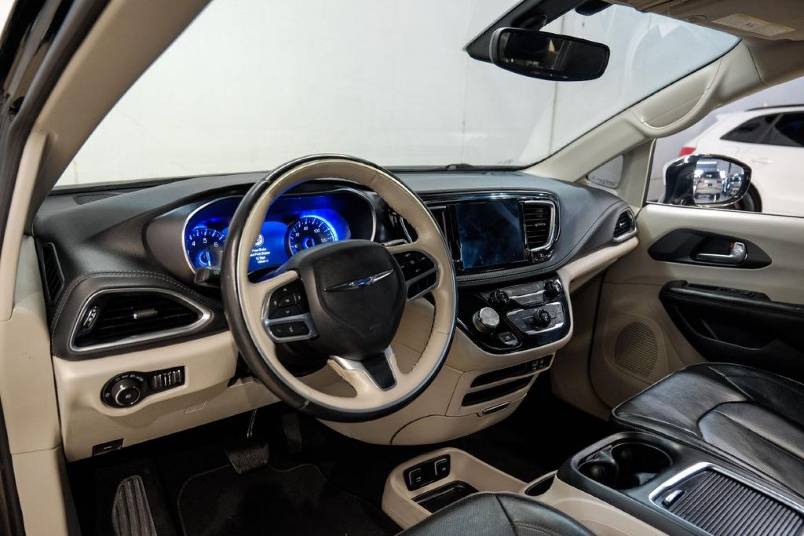 2020 Brilliant Black Crystal Pearlcoat /Black Chrysler Pacifica Limited (2C4RC1GG9LR) with an 3.6L V6 24V VVT engine, Automatic transmission, located at 15300 Midway Rd., Addison, TX, 75001, (972) 702-0011, 32.958321, -96.838074- Photo#2