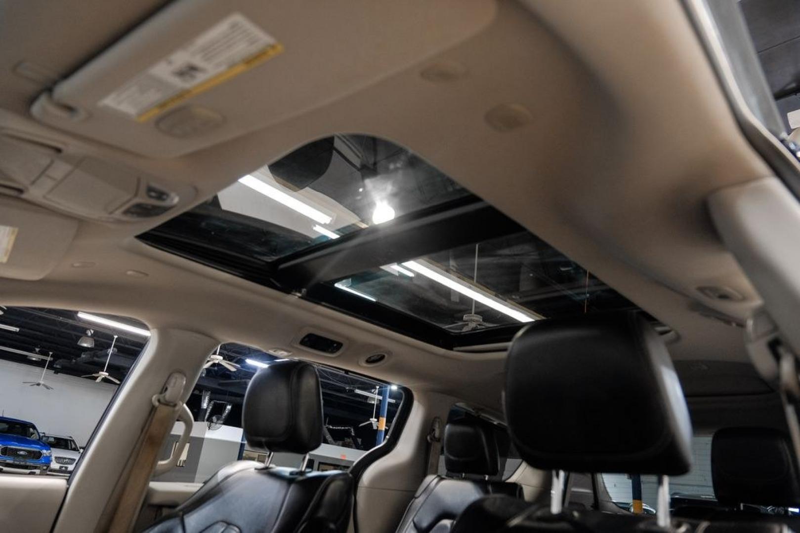 2020 Brilliant Black Crystal Pearlcoat /Black Chrysler Pacifica Limited (2C4RC1GG9LR) with an 3.6L V6 24V VVT engine, Automatic transmission, located at 15300 Midway Rd., Addison, TX, 75001, (972) 702-0011, 32.958321, -96.838074- Photo#4