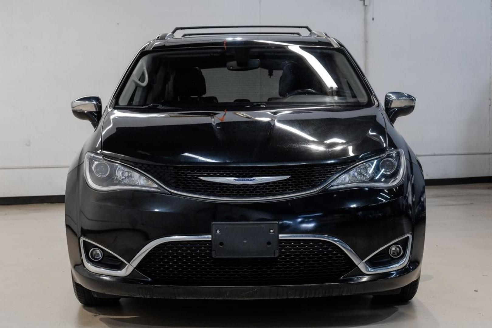 2020 Brilliant Black Crystal Pearlcoat /Black Chrysler Pacifica Limited (2C4RC1GG9LR) with an 3.6L V6 24V VVT engine, Automatic transmission, located at 15300 Midway Rd., Addison, TX, 75001, (972) 702-0011, 32.958321, -96.838074- Photo#7