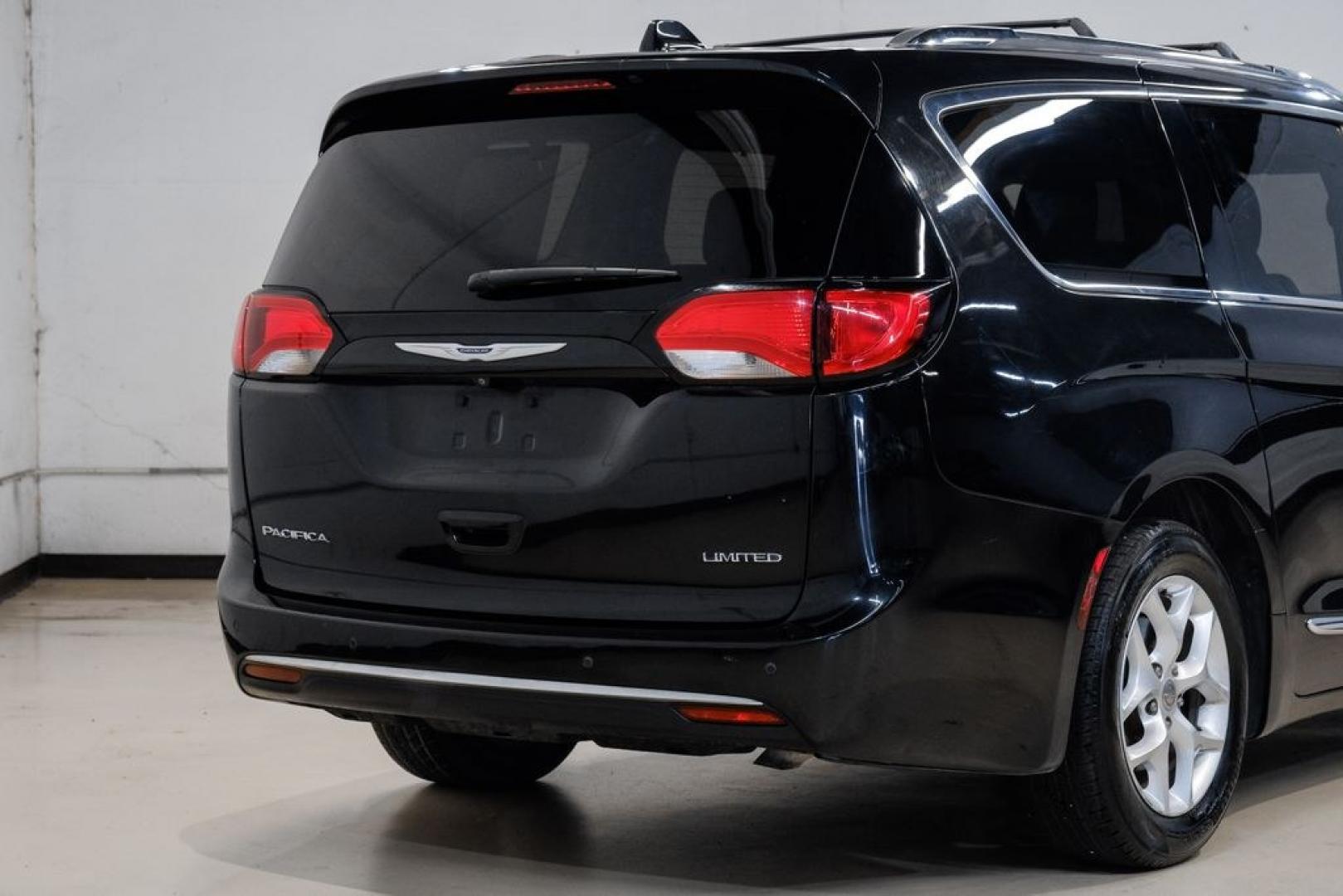 2020 Brilliant Black Crystal Pearlcoat /Black Chrysler Pacifica Limited (2C4RC1GG9LR) with an 3.6L V6 24V VVT engine, Automatic transmission, located at 15300 Midway Rd., Addison, TX, 75001, (972) 702-0011, 32.958321, -96.838074- Photo#13