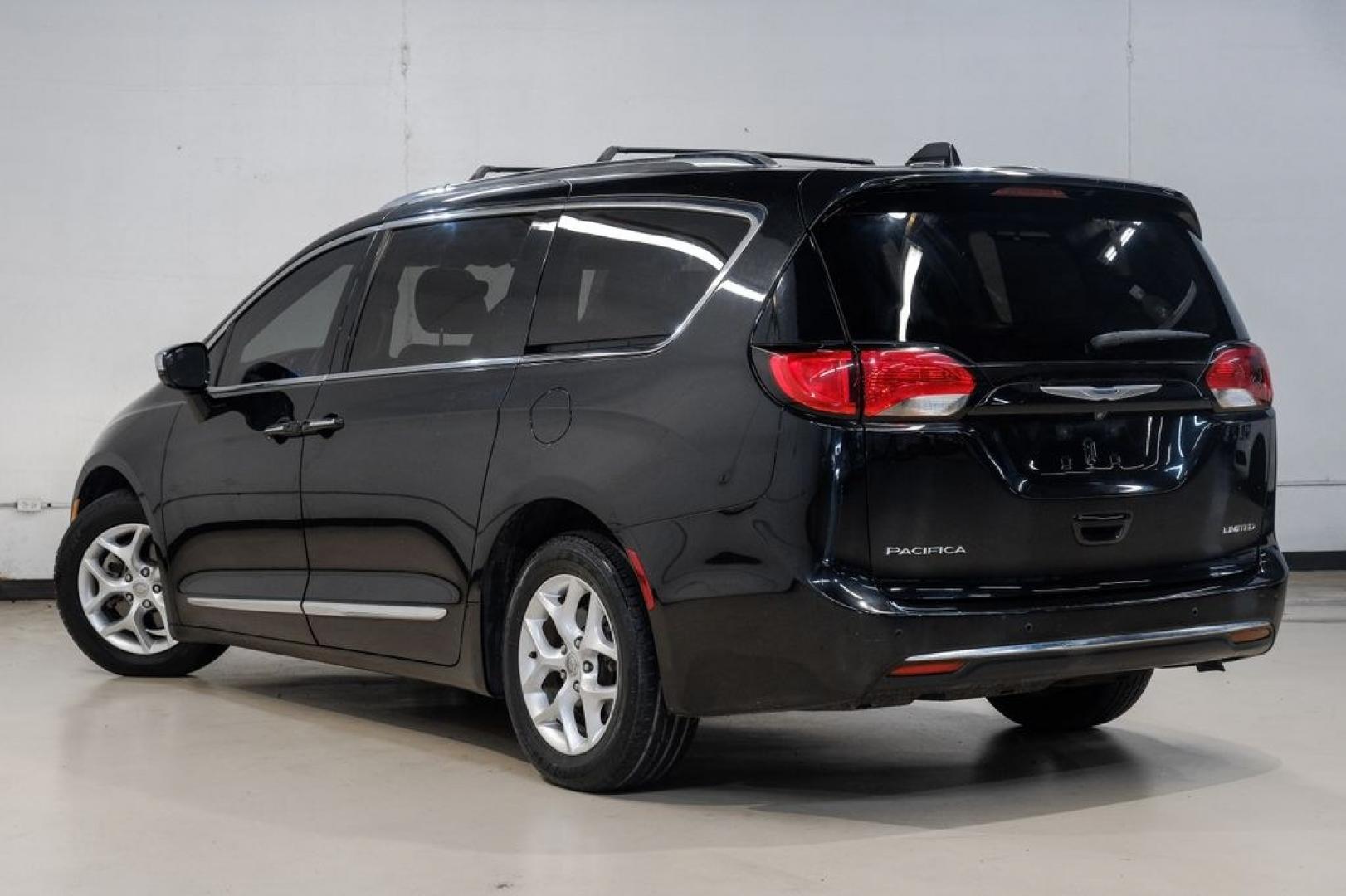 2020 Brilliant Black Crystal Pearlcoat /Black Chrysler Pacifica Limited (2C4RC1GG9LR) with an 3.6L V6 24V VVT engine, Automatic transmission, located at 15300 Midway Rd., Addison, TX, 75001, (972) 702-0011, 32.958321, -96.838074- Photo#16