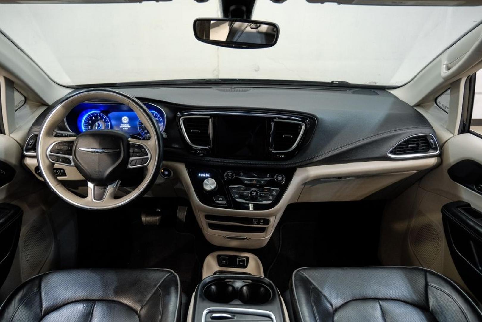 2020 Brilliant Black Crystal Pearlcoat /Black Chrysler Pacifica Limited (2C4RC1GG9LR) with an 3.6L V6 24V VVT engine, Automatic transmission, located at 15300 Midway Rd., Addison, TX, 75001, (972) 702-0011, 32.958321, -96.838074- Photo#21