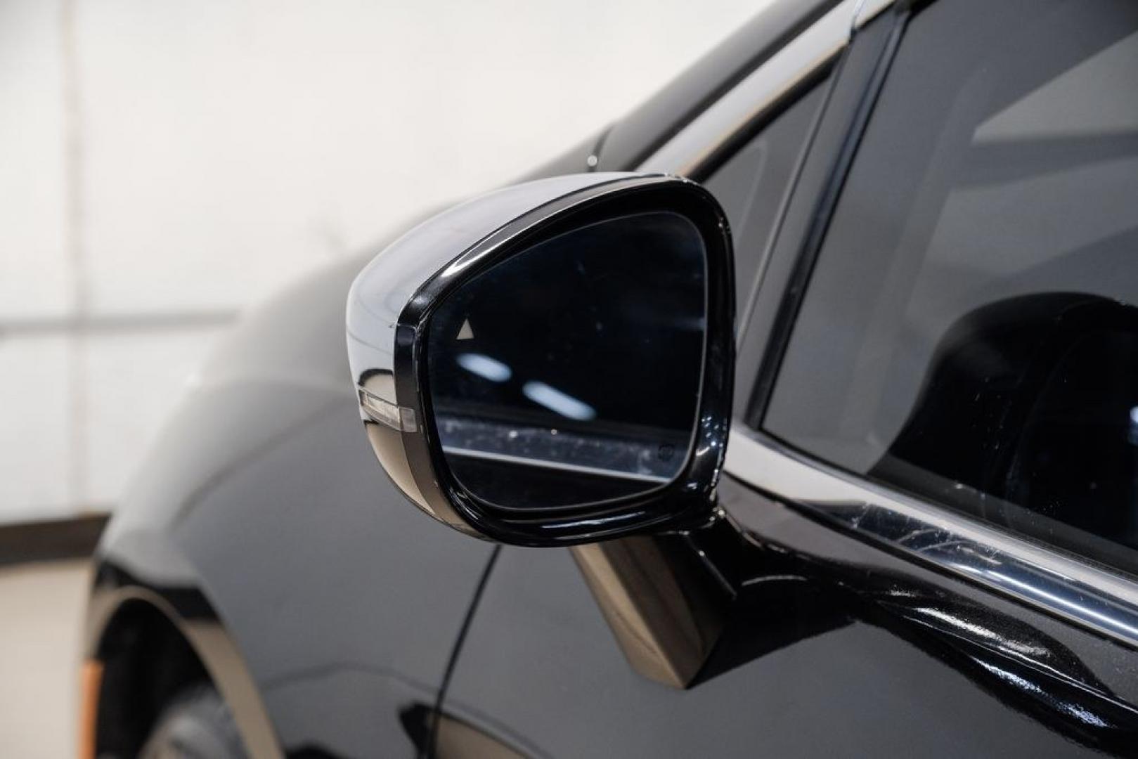 2020 Brilliant Black Crystal Pearlcoat /Black Chrysler Pacifica Limited (2C4RC1GG9LR) with an 3.6L V6 24V VVT engine, Automatic transmission, located at 15300 Midway Rd., Addison, TX, 75001, (972) 702-0011, 32.958321, -96.838074- Photo#58