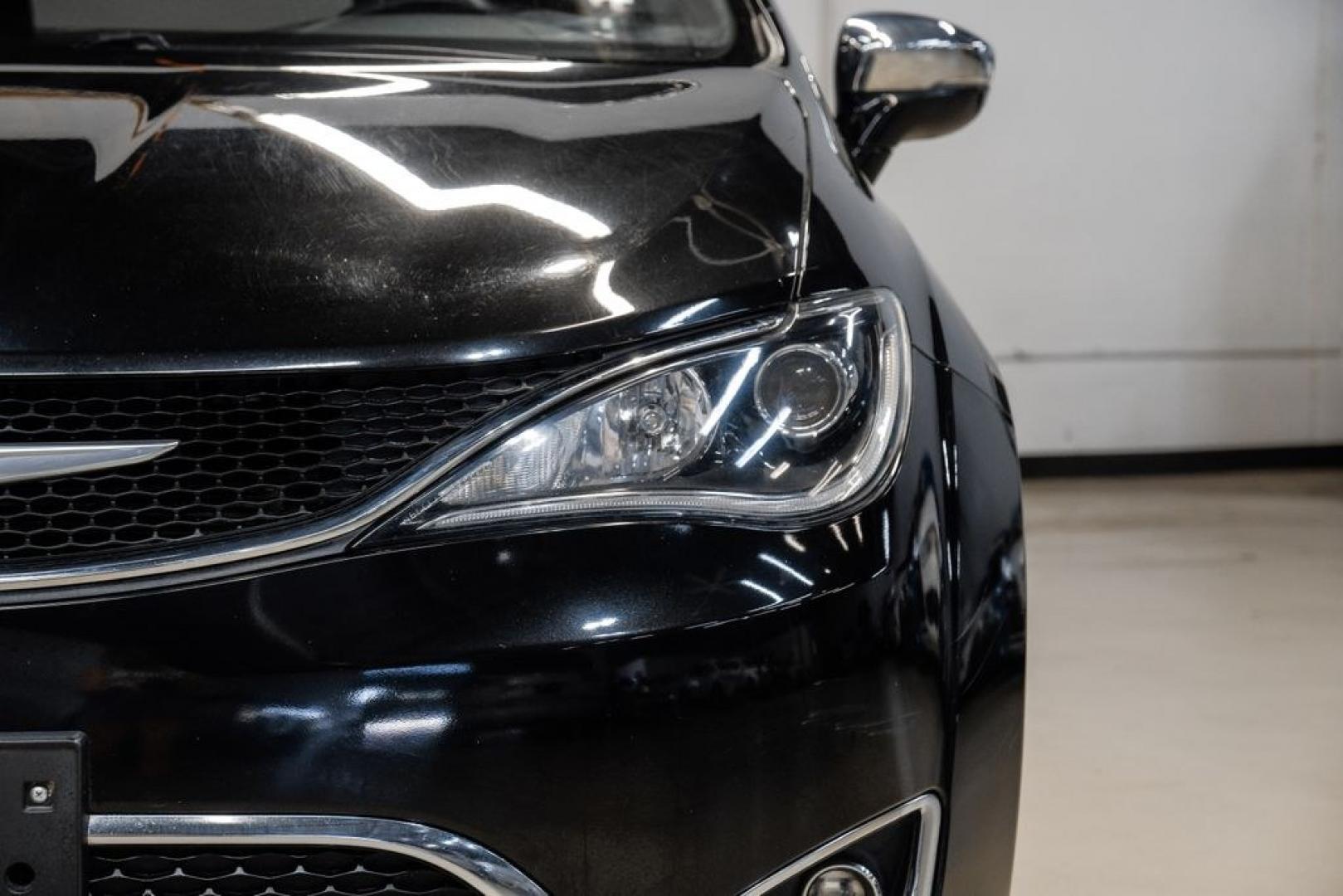 2020 Brilliant Black Crystal Pearlcoat /Black Chrysler Pacifica Limited (2C4RC1GG9LR) with an 3.6L V6 24V VVT engine, Automatic transmission, located at 15300 Midway Rd., Addison, TX, 75001, (972) 702-0011, 32.958321, -96.838074- Photo#62