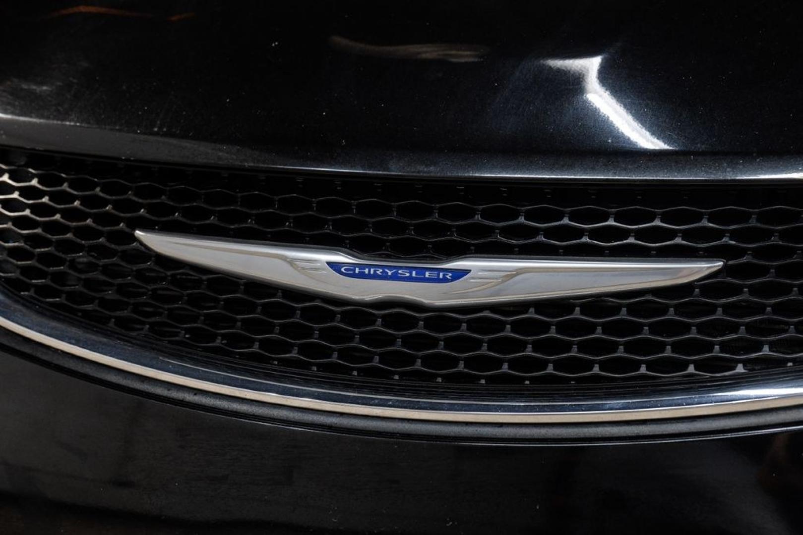 2020 Brilliant Black Crystal Pearlcoat /Black Chrysler Pacifica Limited (2C4RC1GG9LR) with an 3.6L V6 24V VVT engine, Automatic transmission, located at 15300 Midway Rd., Addison, TX, 75001, (972) 702-0011, 32.958321, -96.838074- Photo#64