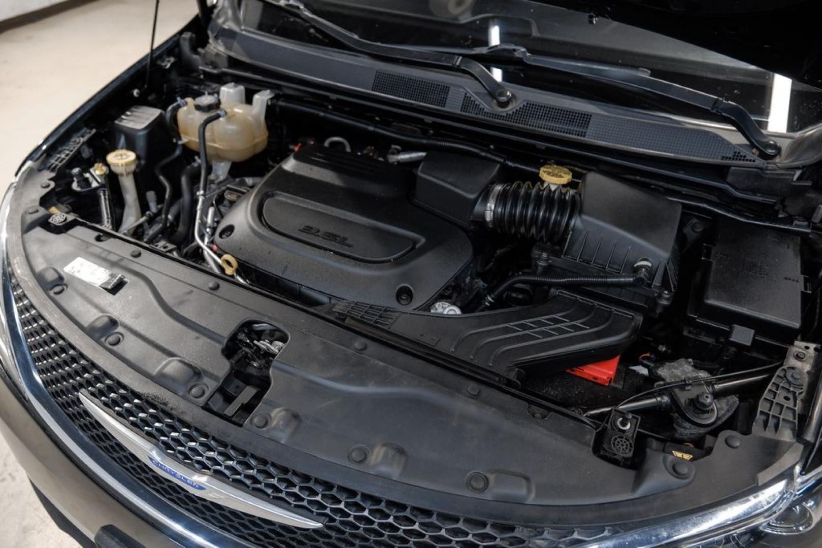 2020 Brilliant Black Crystal Pearlcoat /Black Chrysler Pacifica Limited (2C4RC1GG9LR) with an 3.6L V6 24V VVT engine, Automatic transmission, located at 15300 Midway Rd., Addison, TX, 75001, (972) 702-0011, 32.958321, -96.838074- Photo#67