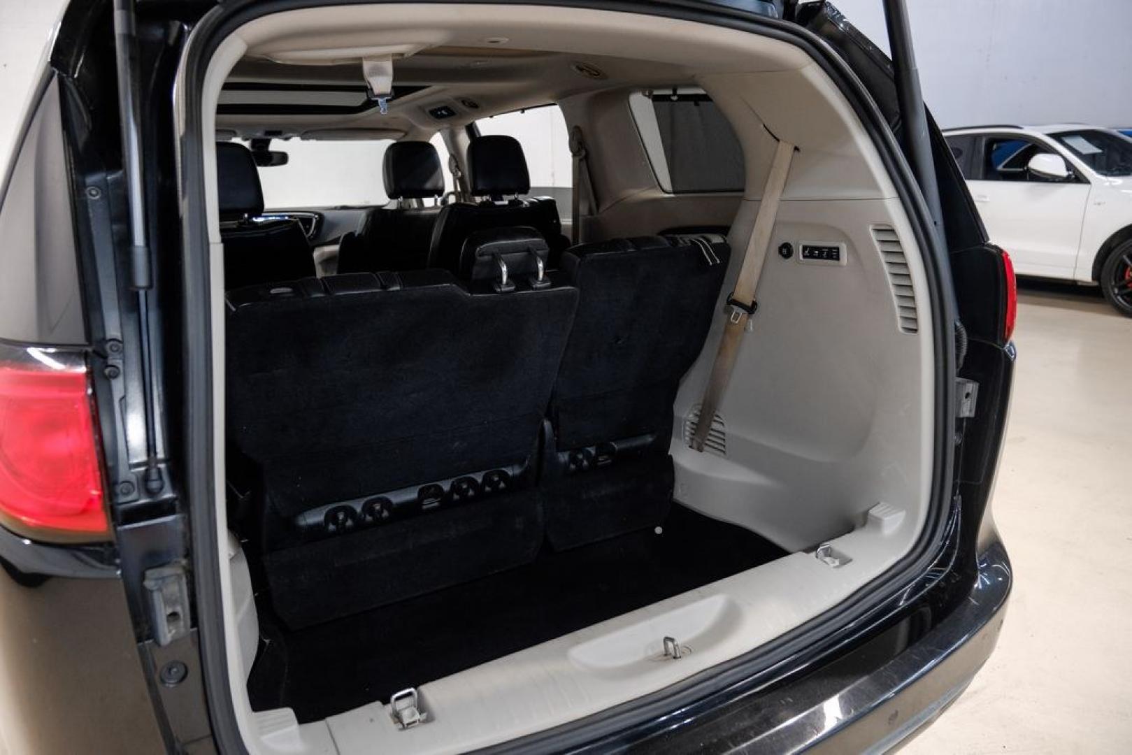 2020 Brilliant Black Crystal Pearlcoat /Black Chrysler Pacifica Limited (2C4RC1GG9LR) with an 3.6L V6 24V VVT engine, Automatic transmission, located at 15300 Midway Rd., Addison, TX, 75001, (972) 702-0011, 32.958321, -96.838074- Photo#70