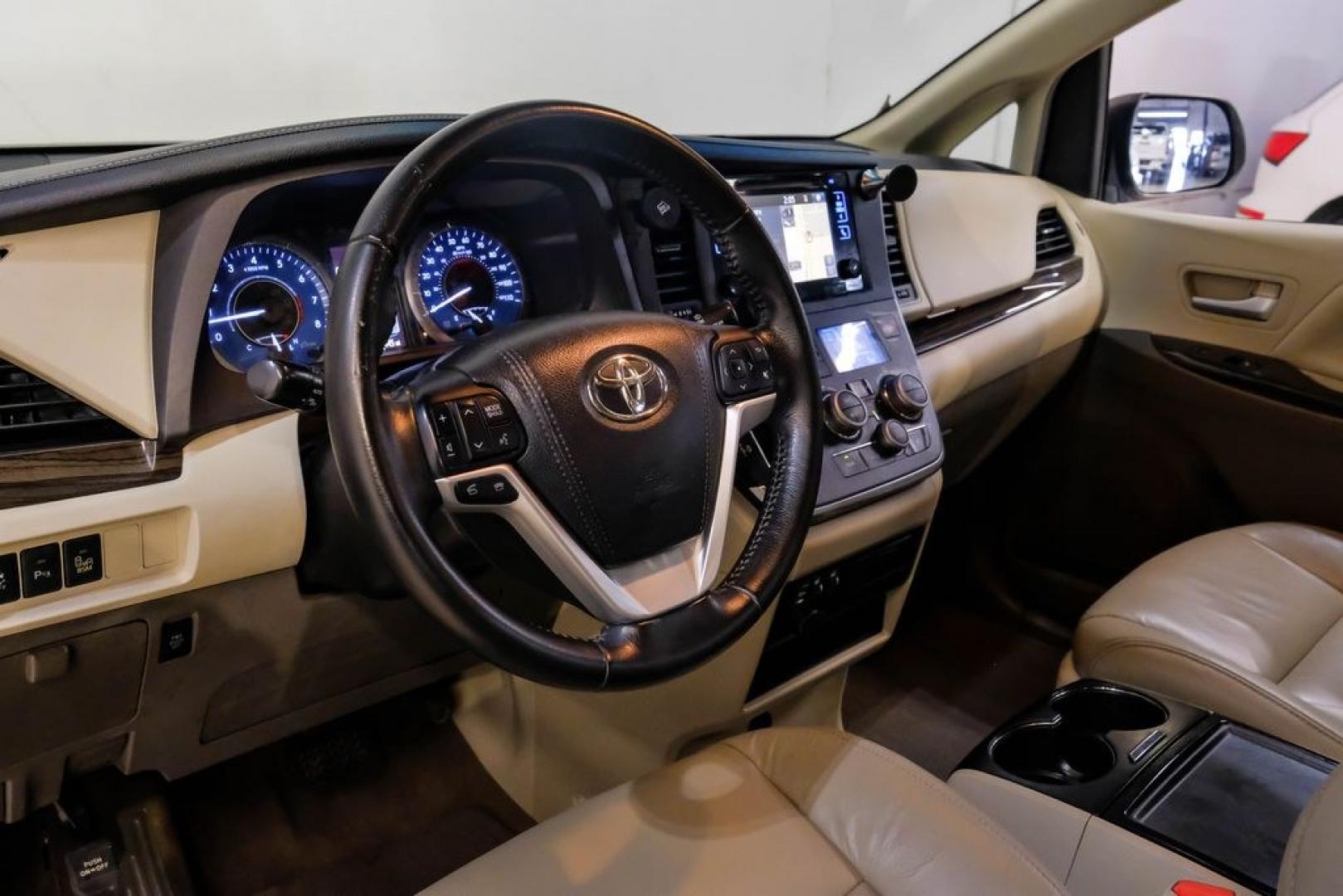 2016 Blizzard Pearl /Bisque Toyota Sienna XLE (5TDYK3DC8GS) with an 3.5L V6 SMPI DOHC engine, Automatic transmission, located at 15300 Midway Rd., Addison, TX, 75001, (972) 702-0011, 32.958321, -96.838074- Photo#2