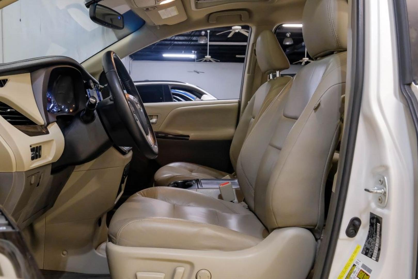 2016 Blizzard Pearl /Bisque Toyota Sienna XLE (5TDYK3DC8GS) with an 3.5L V6 SMPI DOHC engine, Automatic transmission, located at 15300 Midway Rd., Addison, TX, 75001, (972) 702-0011, 32.958321, -96.838074- Photo#3