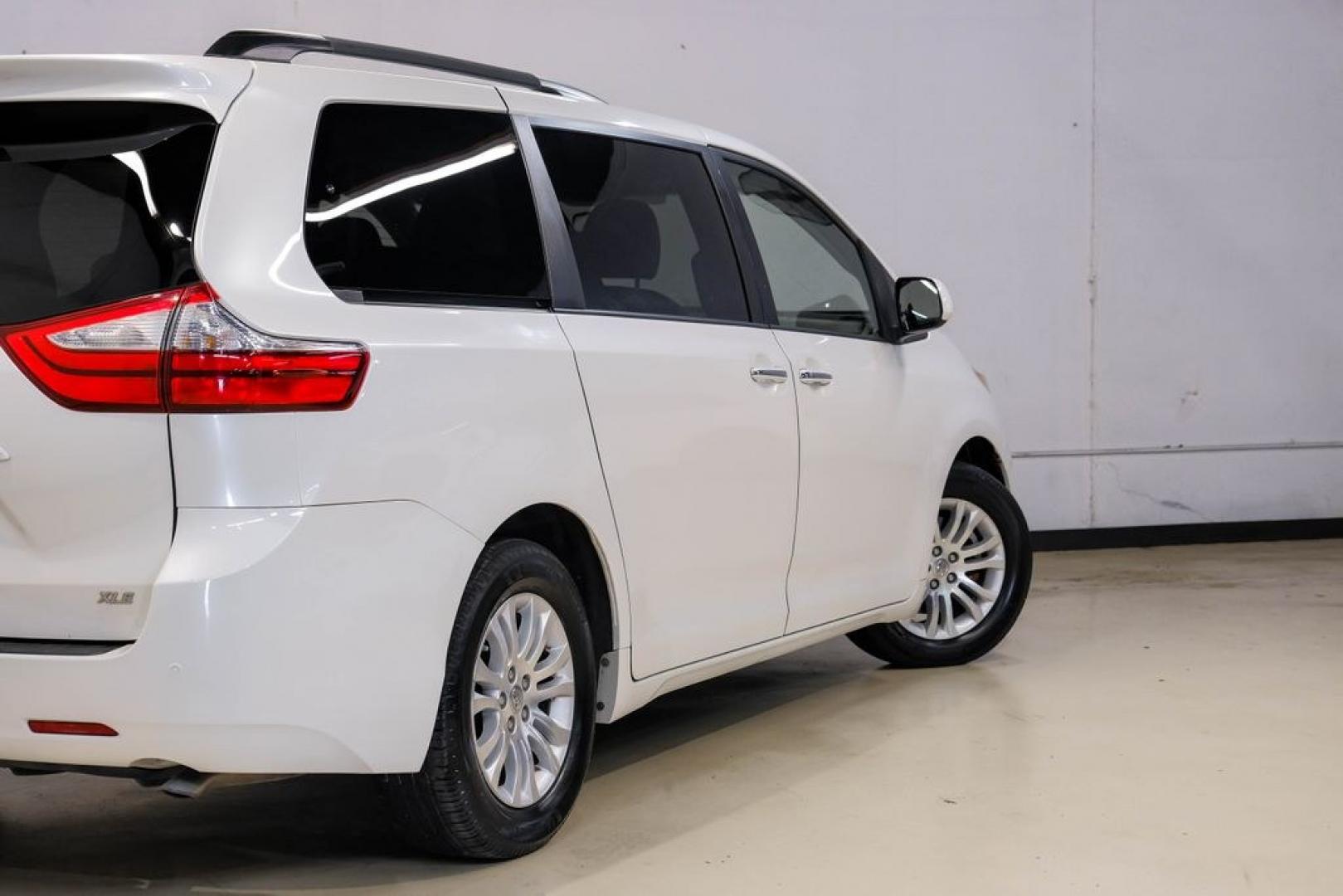 2016 Blizzard Pearl /Bisque Toyota Sienna XLE (5TDYK3DC8GS) with an 3.5L V6 SMPI DOHC engine, Automatic transmission, located at 15300 Midway Rd., Addison, TX, 75001, (972) 702-0011, 32.958321, -96.838074- Photo#11