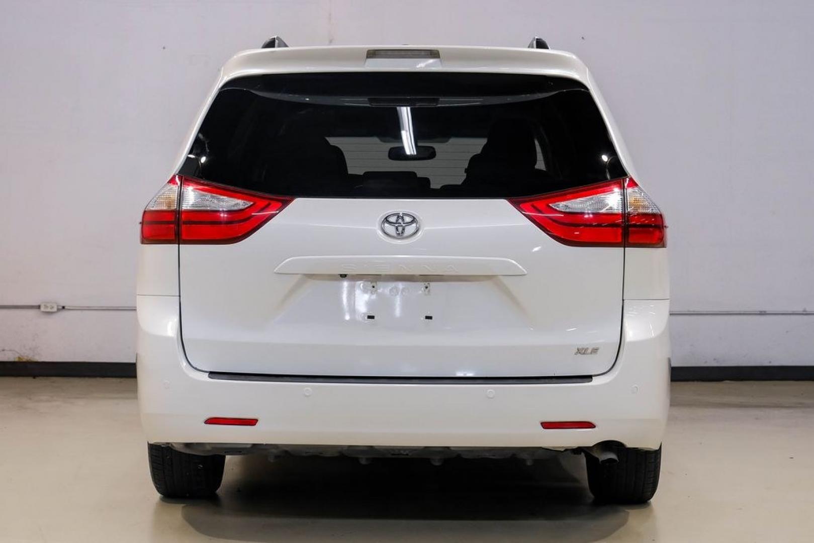 2016 Blizzard Pearl /Bisque Toyota Sienna XLE (5TDYK3DC8GS) with an 3.5L V6 SMPI DOHC engine, Automatic transmission, located at 15300 Midway Rd., Addison, TX, 75001, (972) 702-0011, 32.958321, -96.838074- Photo#12