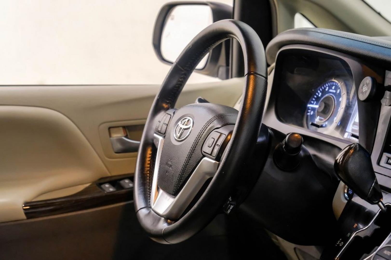 2016 Blizzard Pearl /Bisque Toyota Sienna XLE (5TDYK3DC8GS) with an 3.5L V6 SMPI DOHC engine, Automatic transmission, located at 15300 Midway Rd., Addison, TX, 75001, (972) 702-0011, 32.958321, -96.838074- Photo#18